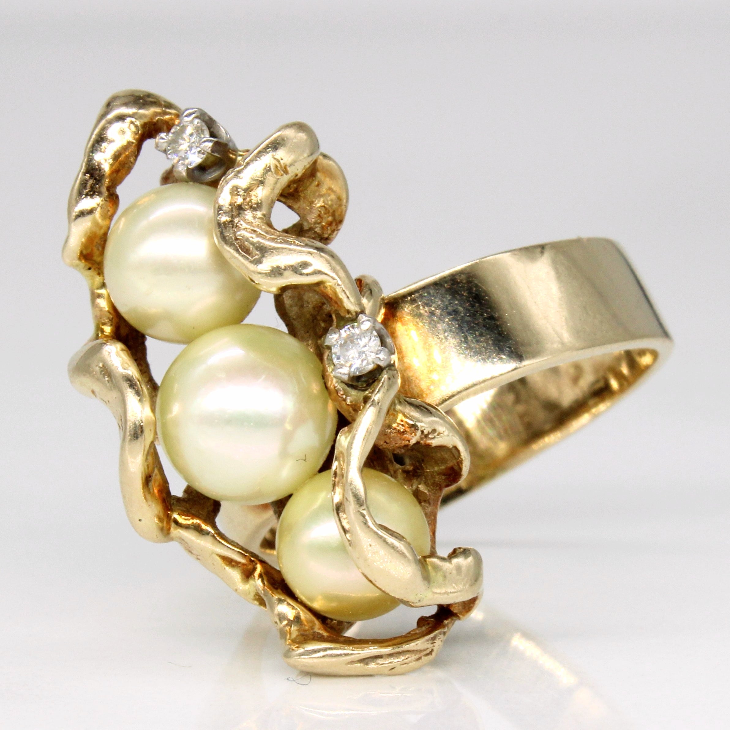 Pearl & Diamond Cocktail Ring | 0.09ctw | SZ 7.5 |