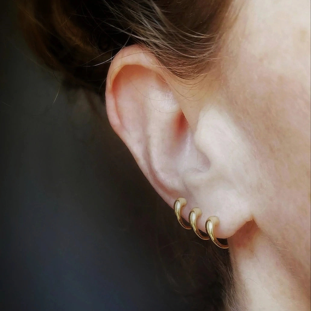 Boucles d'oreilles Rachel Weld en or jaune 18 carats à griffes nues |
