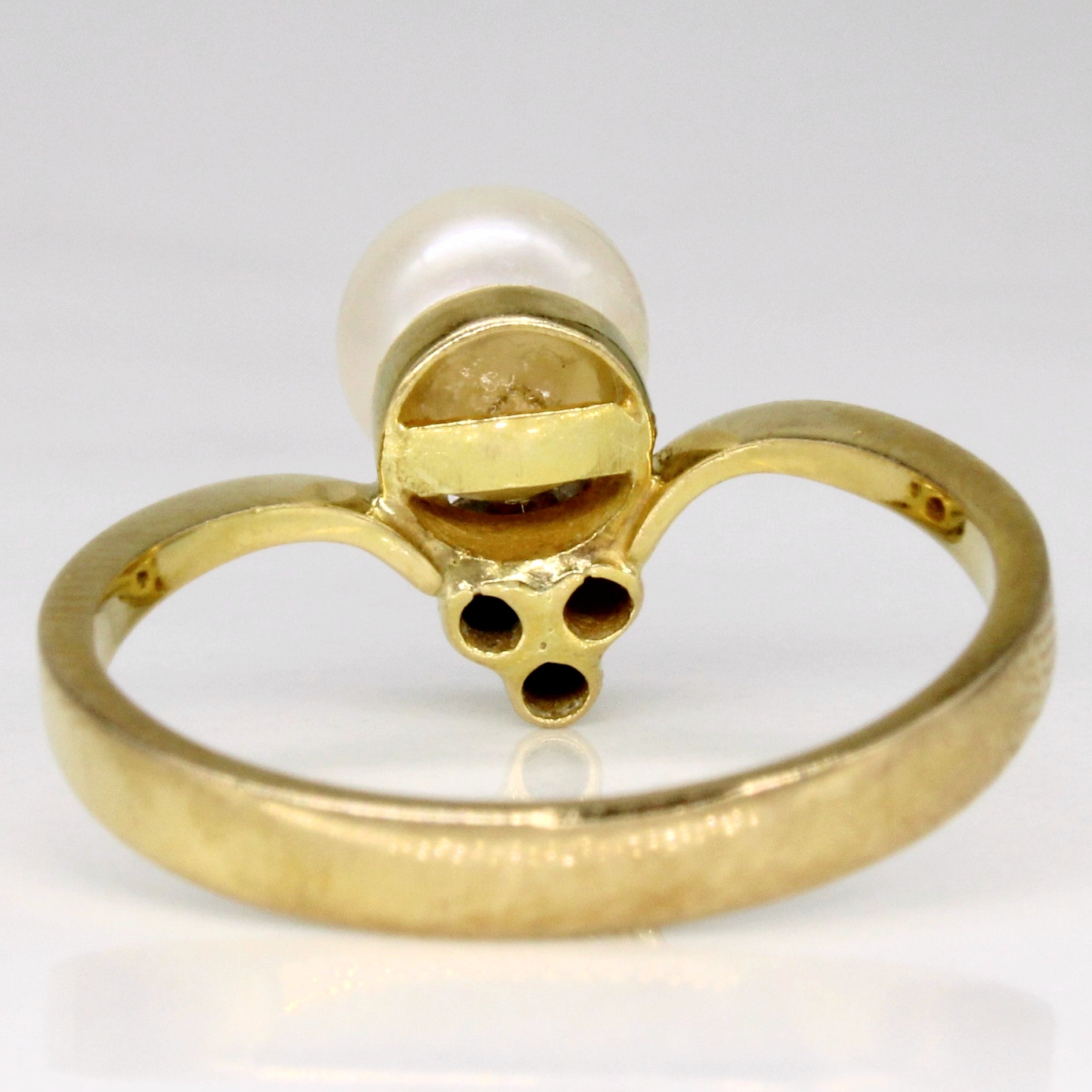 Pearl & Diamond Chevron Ring | 0.07ctw | SZ 7.25 |