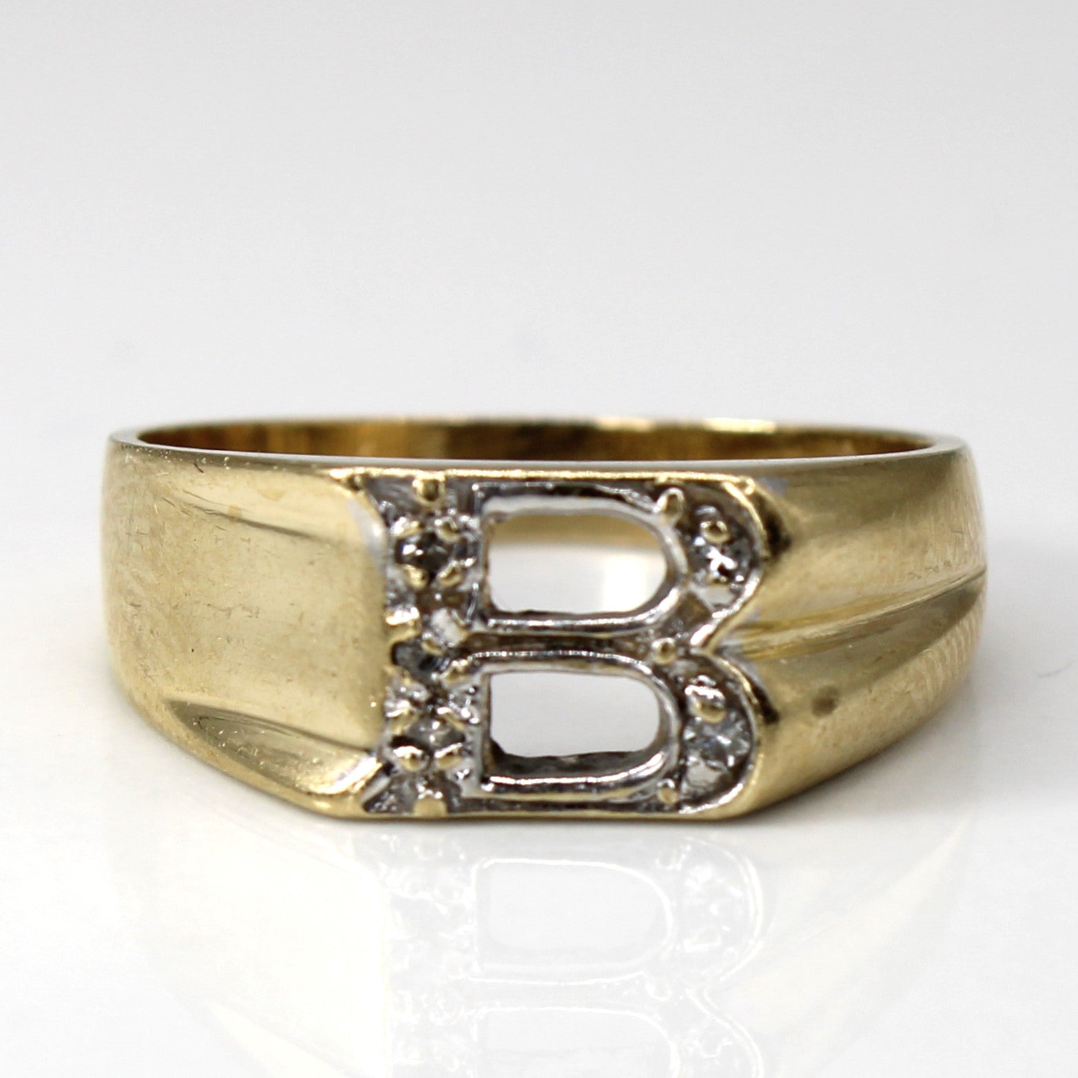 Bague en or avec lettre B en diamant | 0,04 ct | Taille 6,5 |