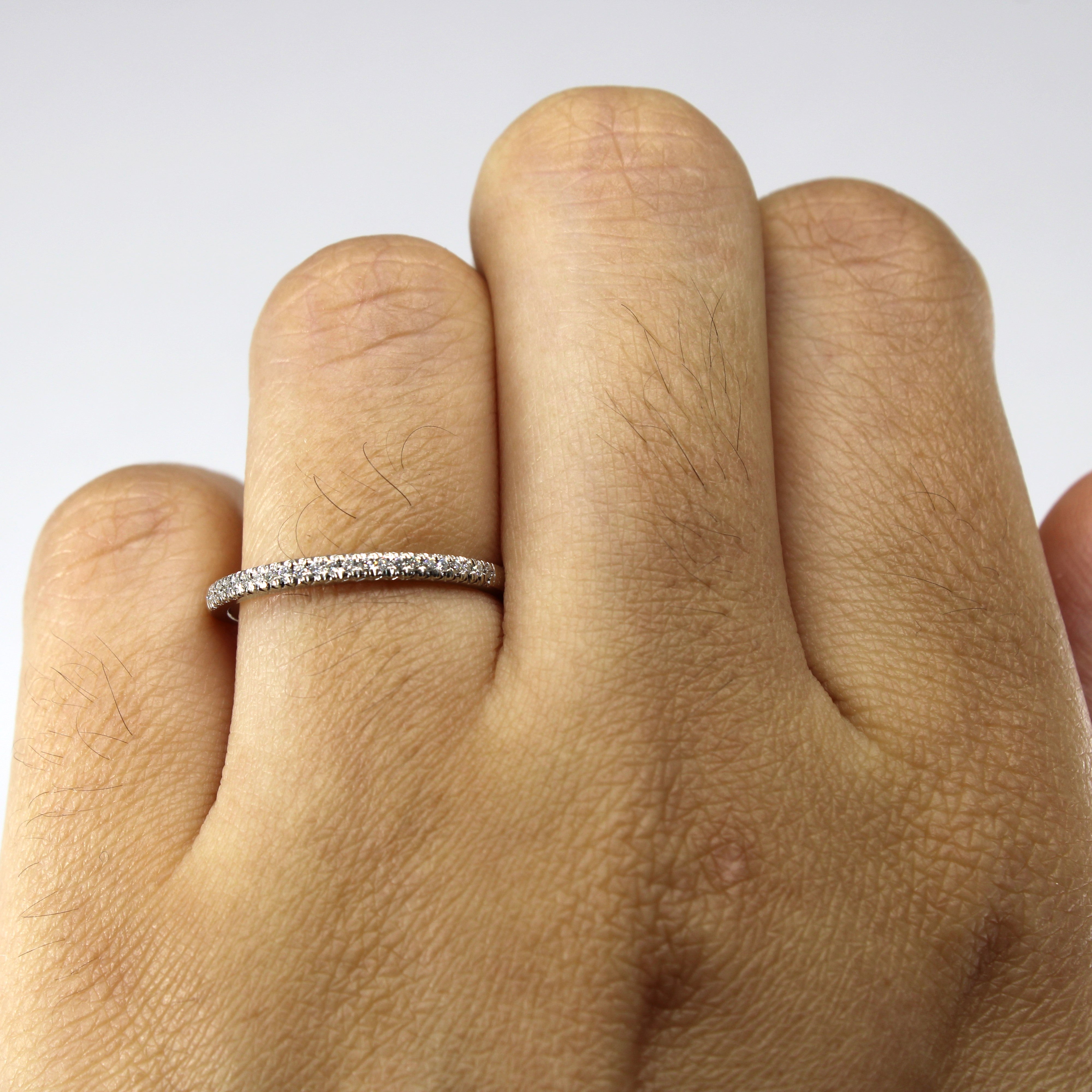 Alliance semi-éternité pavée de diamants | 0,08 ct | Taille 5,75 |