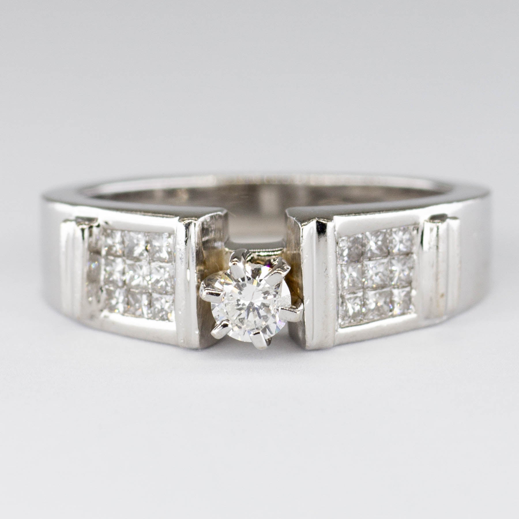Cluster Diamond White Gold Ring | 0.62ctw | SZ 7 |