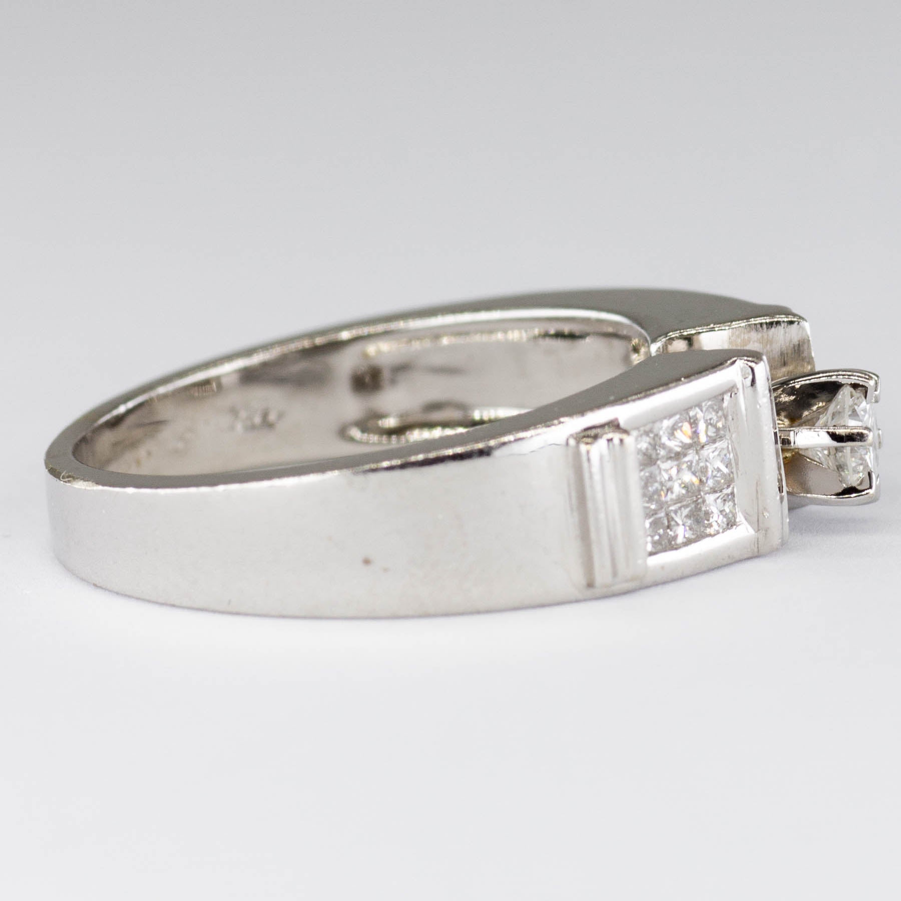 Cluster Diamond White Gold Ring | 0.62ctw | SZ 7 |
