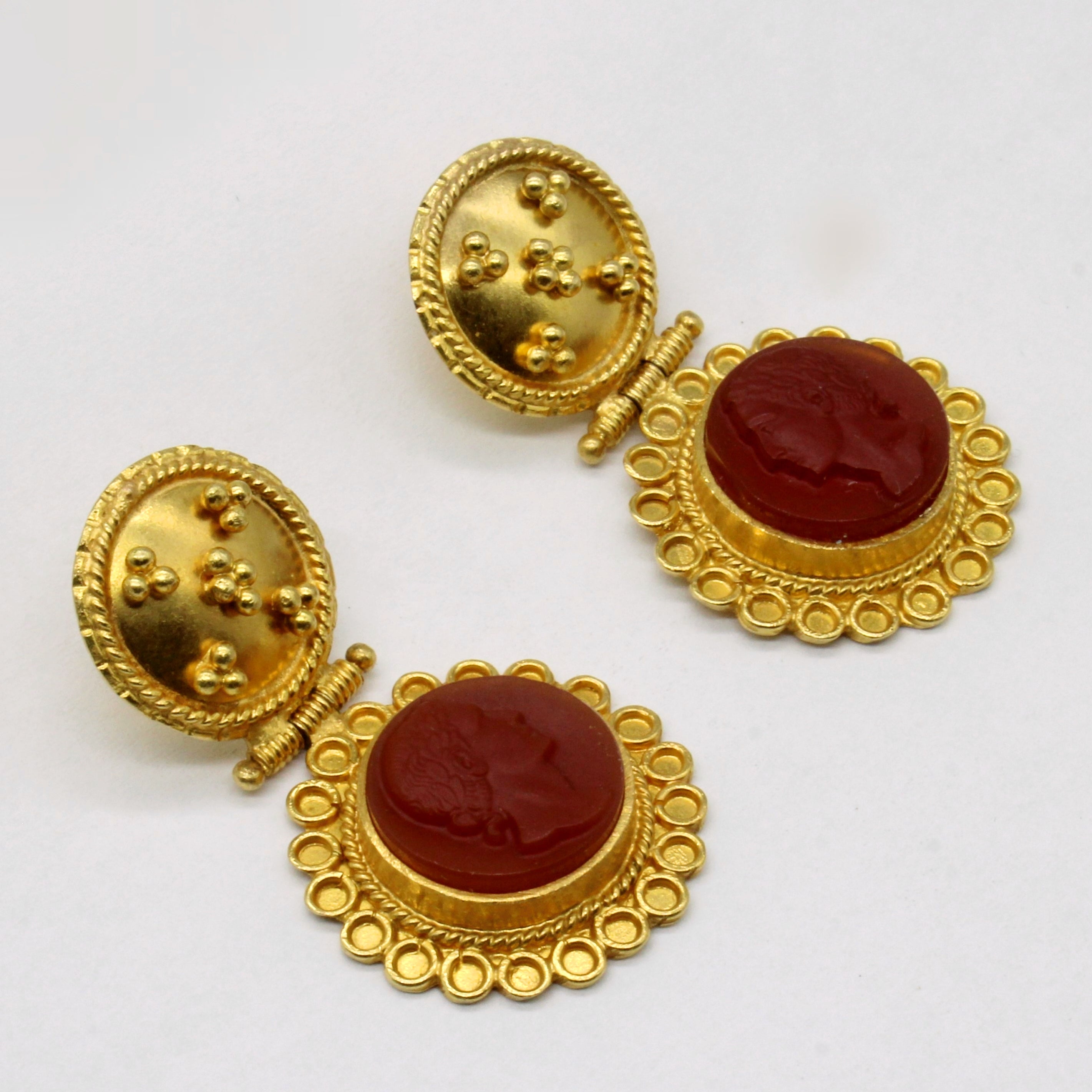 Boucles d'oreilles camée en agate