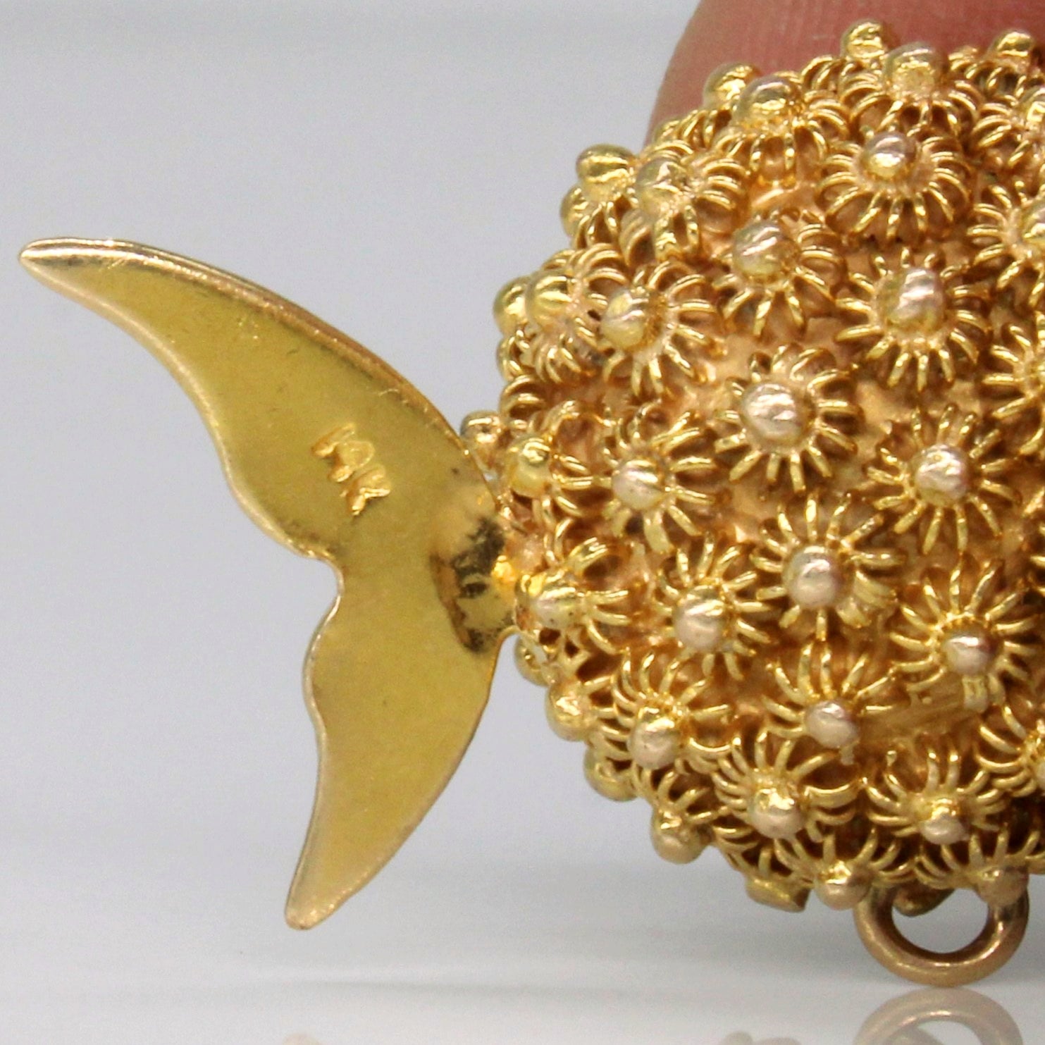 Pendentif Poisson-globe en rubis synthétique 14 carats | 0,30 ct |
