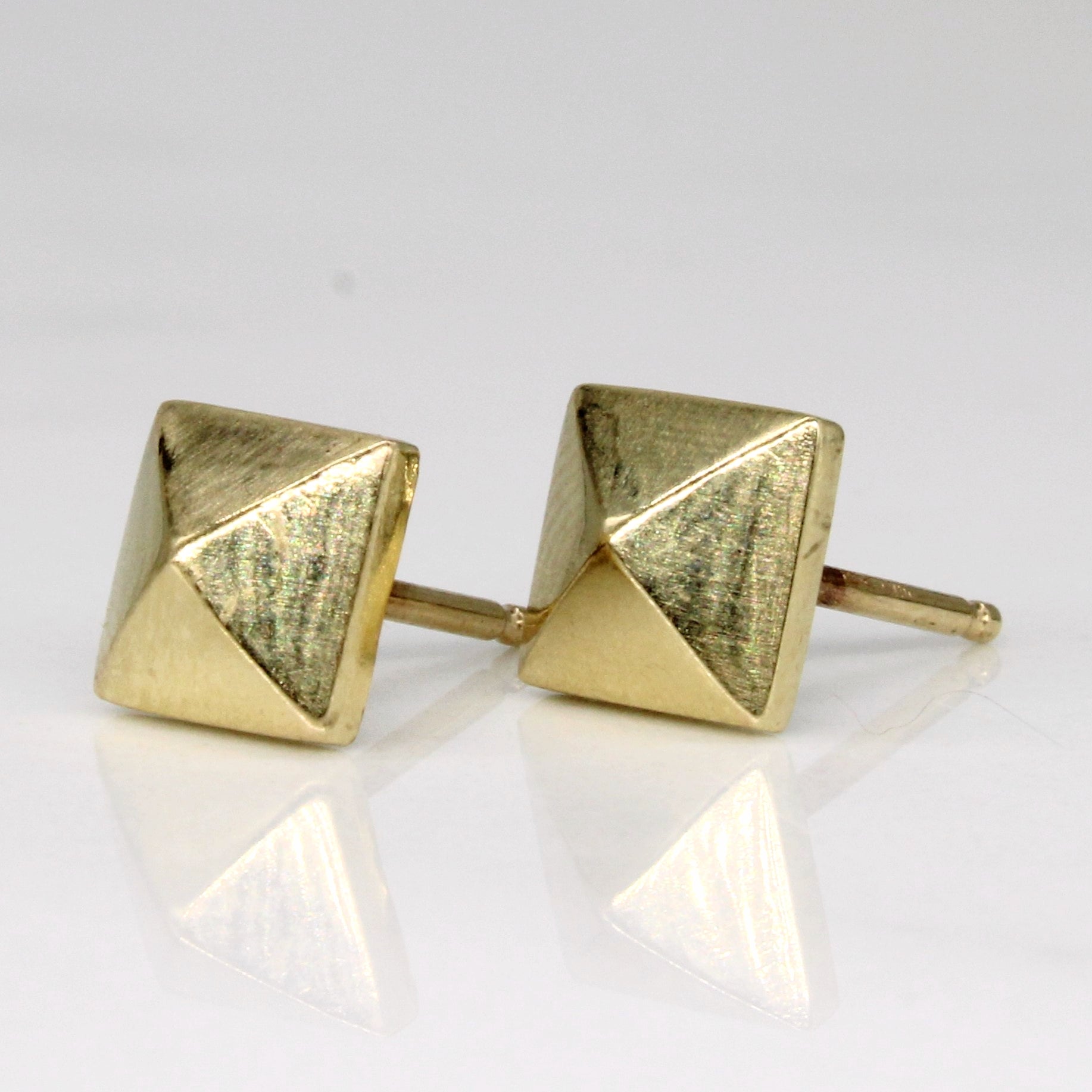 14k Yellow Gold Pyramid Earrings
