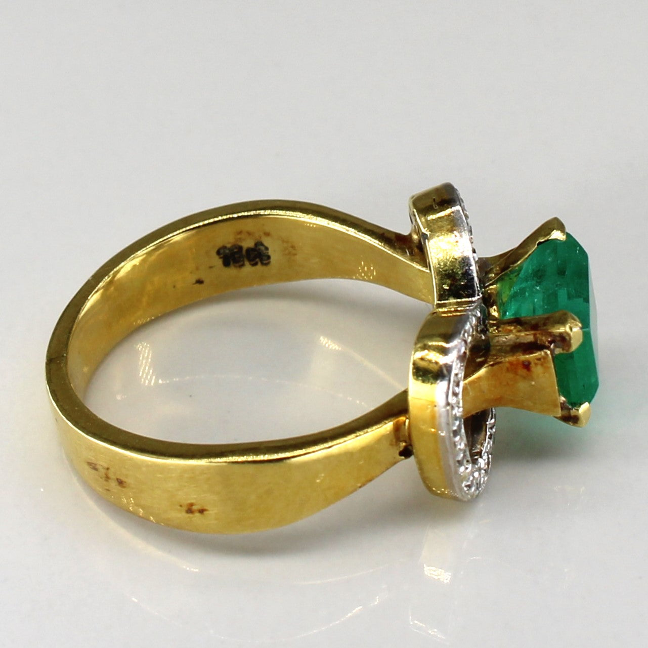 Bague nœud papillon émeraude et diamants | 1,20 ct | 0,24 ct au total | Taille 6,5 |