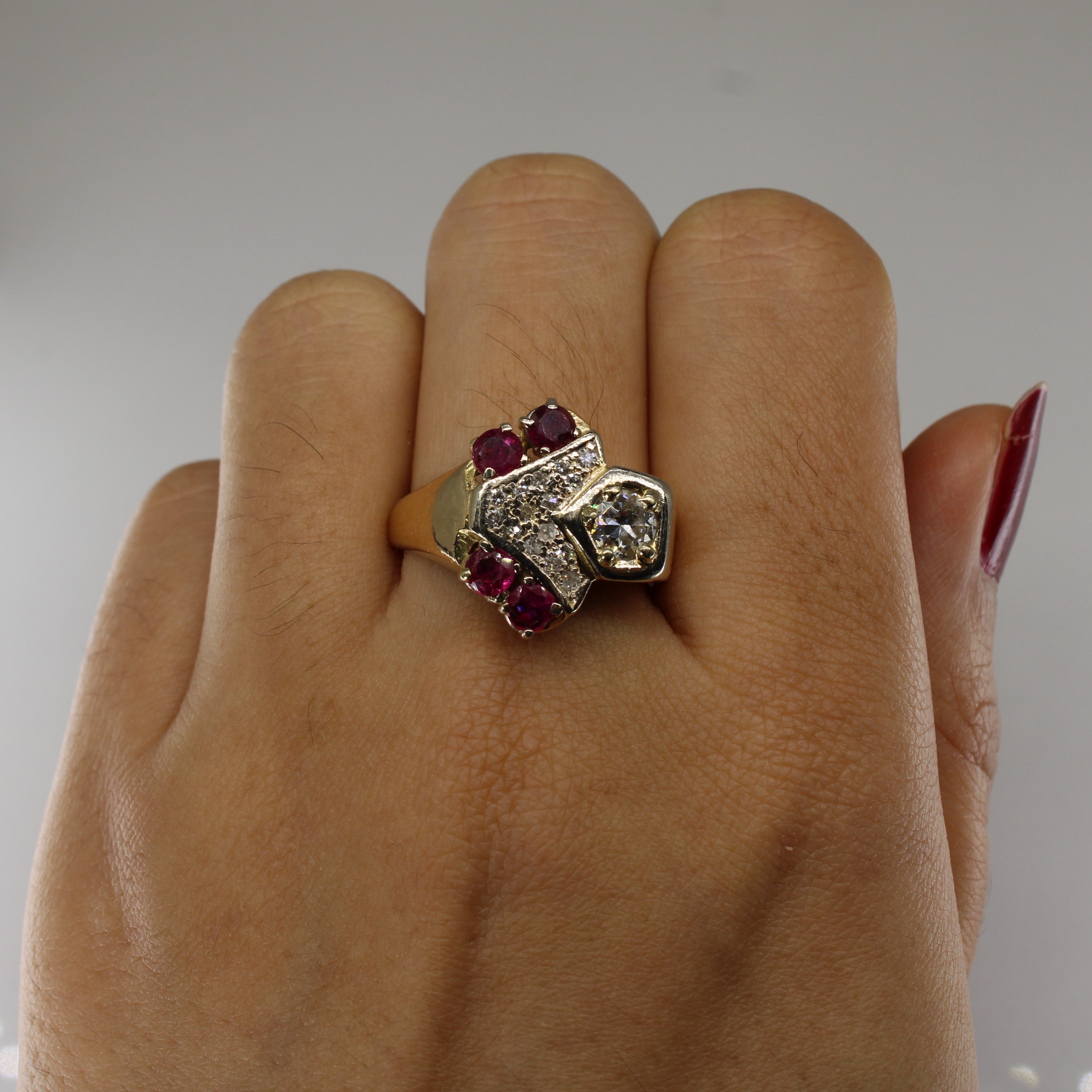 Bague Chevron Diamant et Rubis | 0,63 ct | 0,80 ct | Taille 9 |