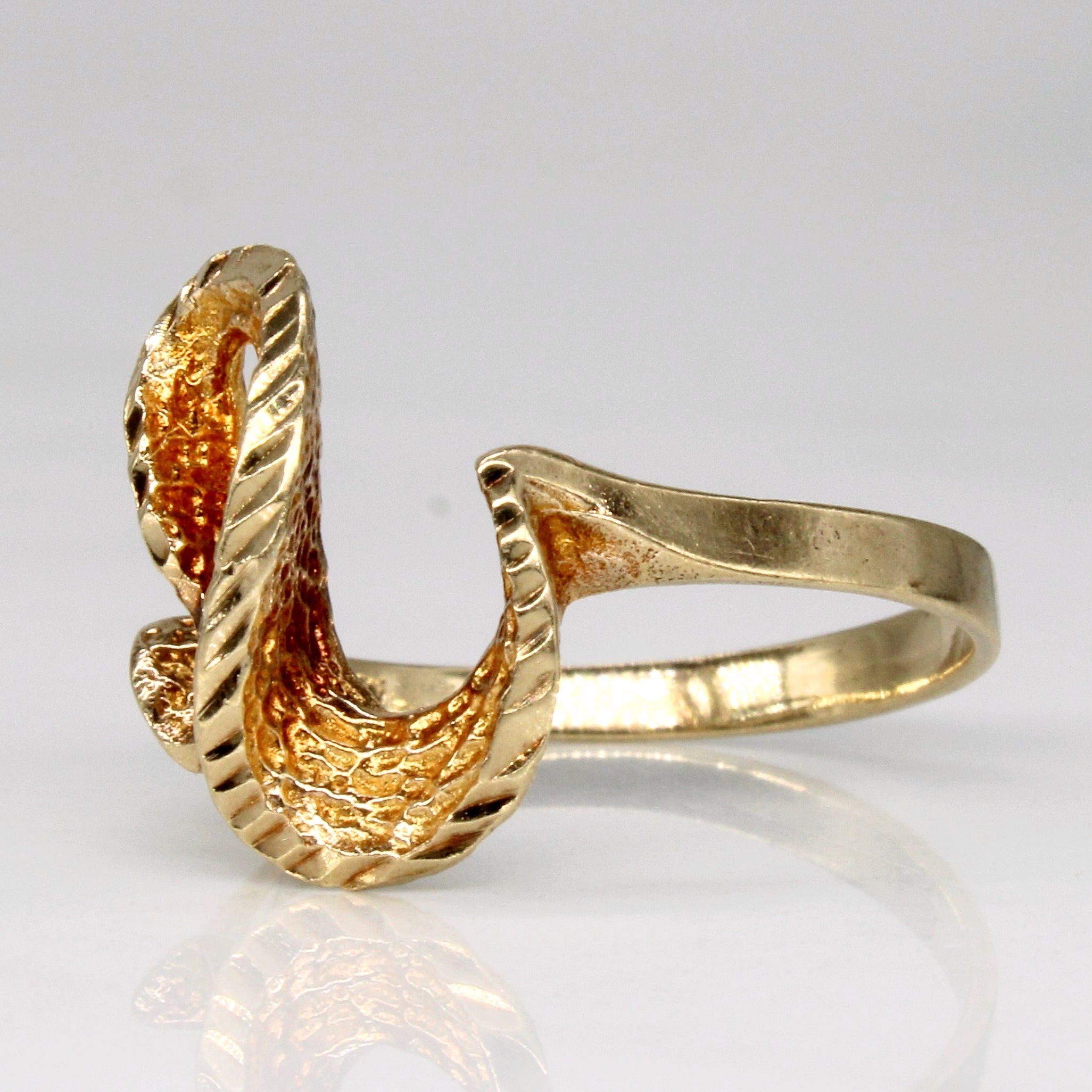 10k Yellow Gold Wave Ring | SZ 5.75 |