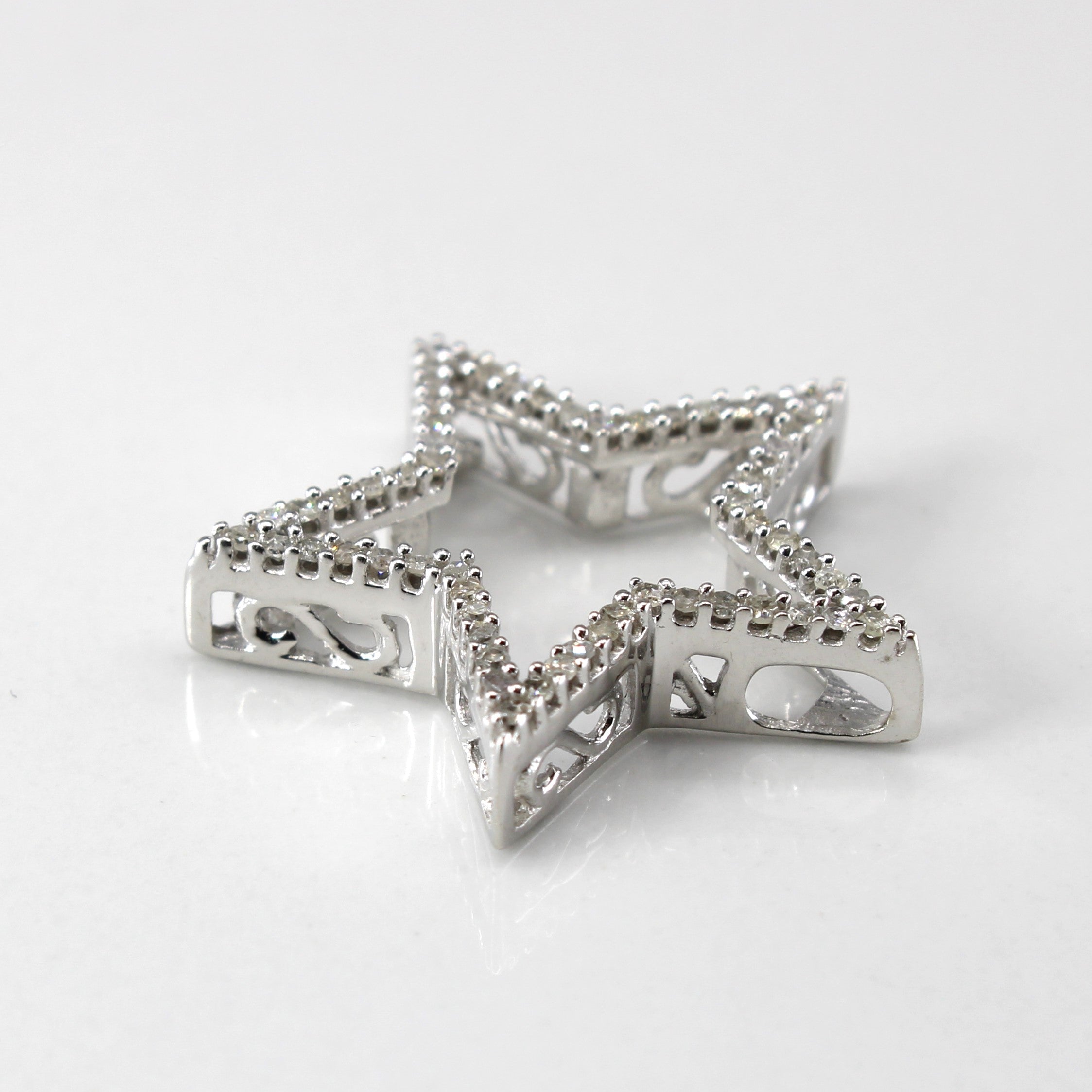Pendentif étoile pavé de diamants | 0,20 ct |