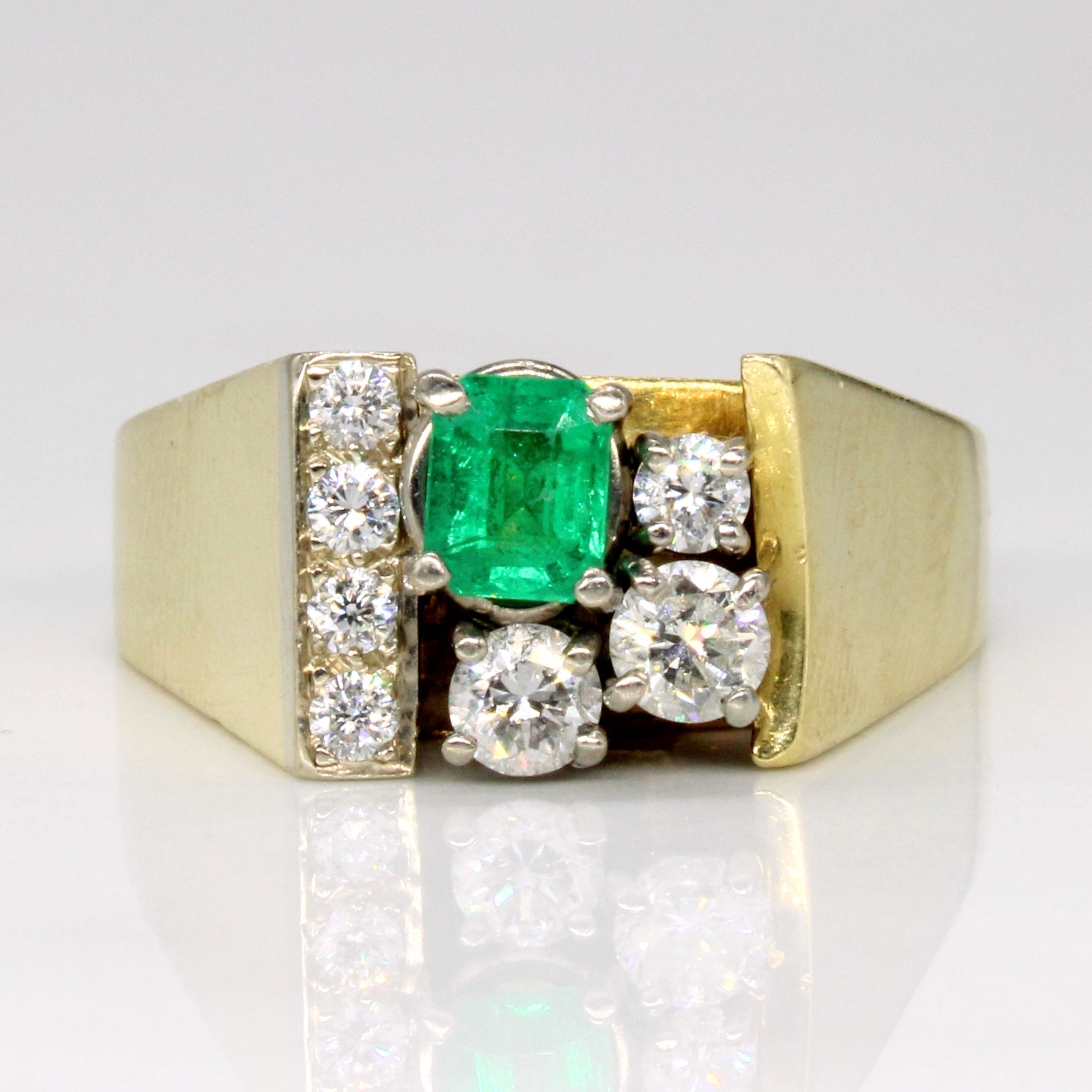 Bague cocktail émeraude et diamants | 0,60 ct, 0,47 ct au total | Taille 7 |