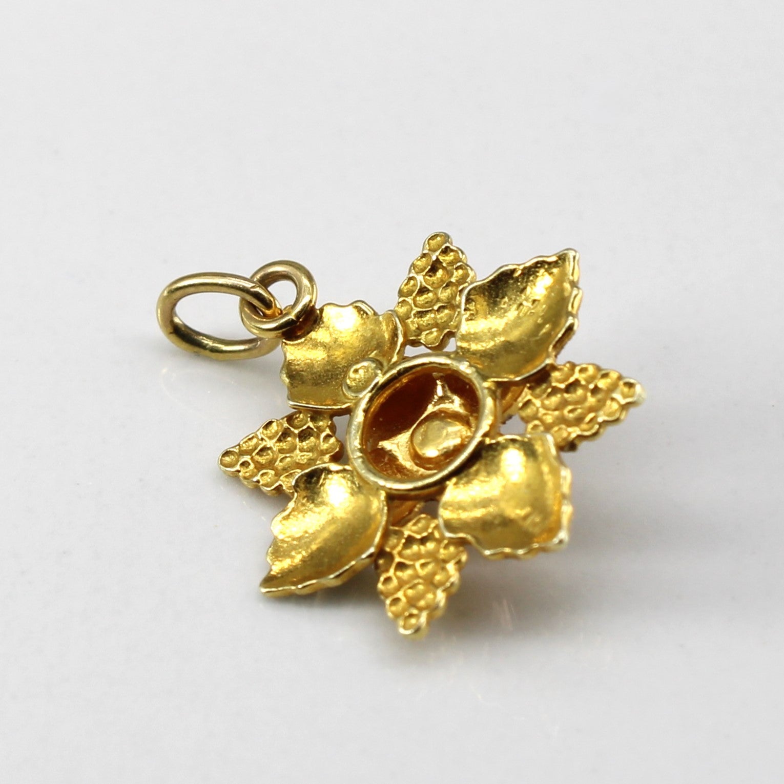 Filigree Leaf Design Gold Pendant