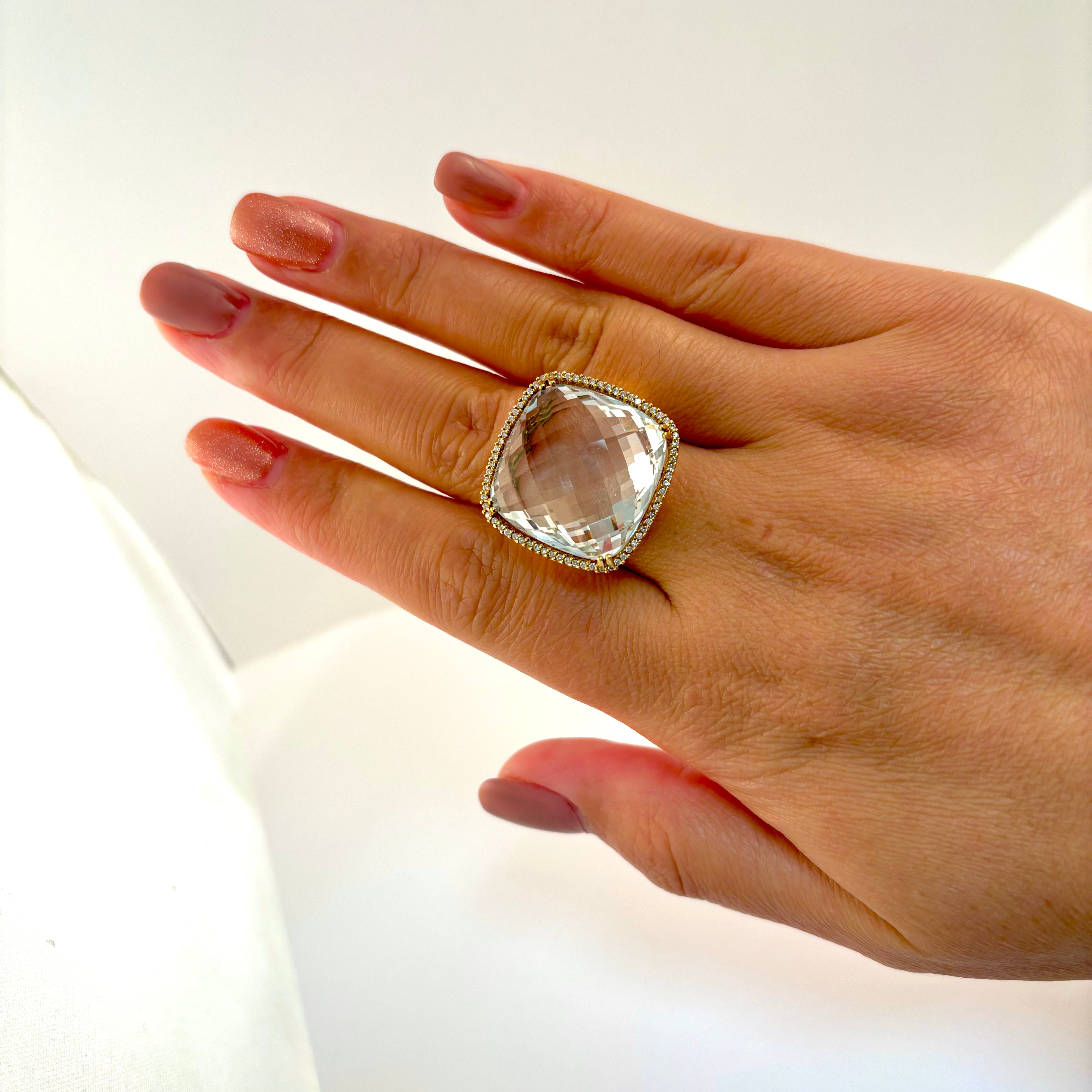 Bague en or jaune 18 carats, topaze blanche et diamants | 39,71 ct, 0,22 ct au total | Taille 7