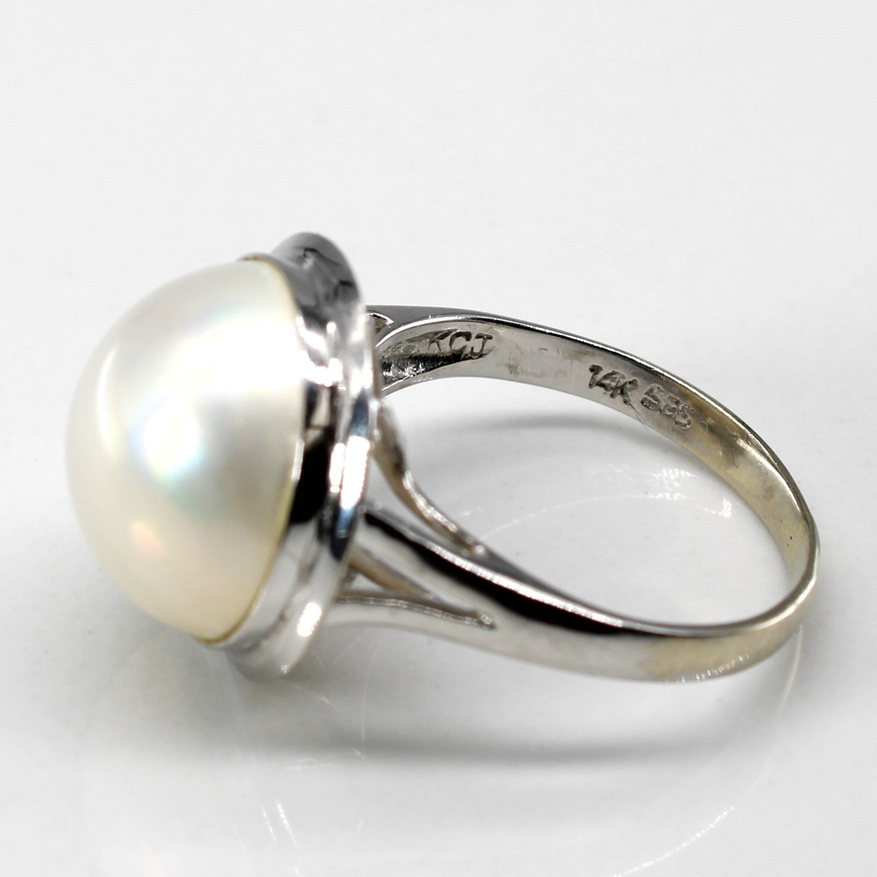 Bezel Set Pearl Ring | SZ 5.5 |