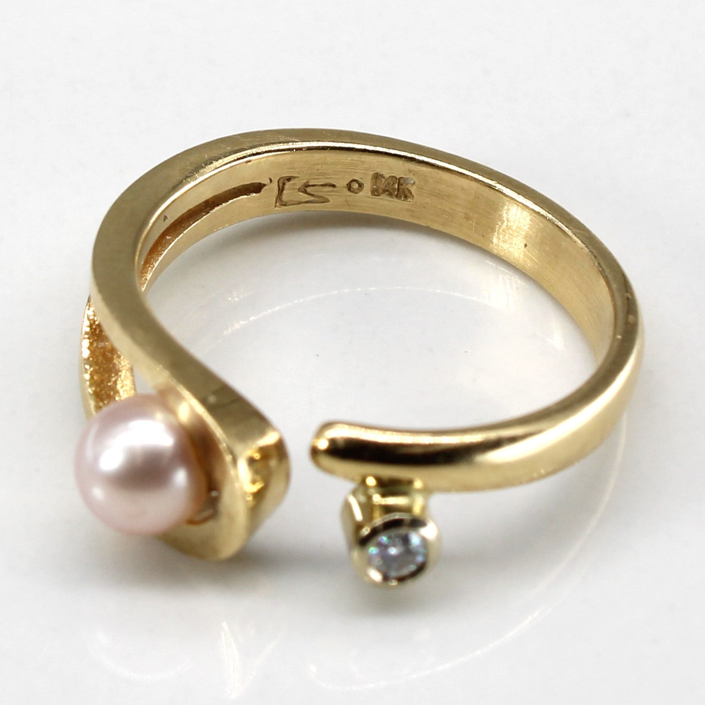 Pearl & Diamond Wrap Ring | 0.04ct | SZ 6 |