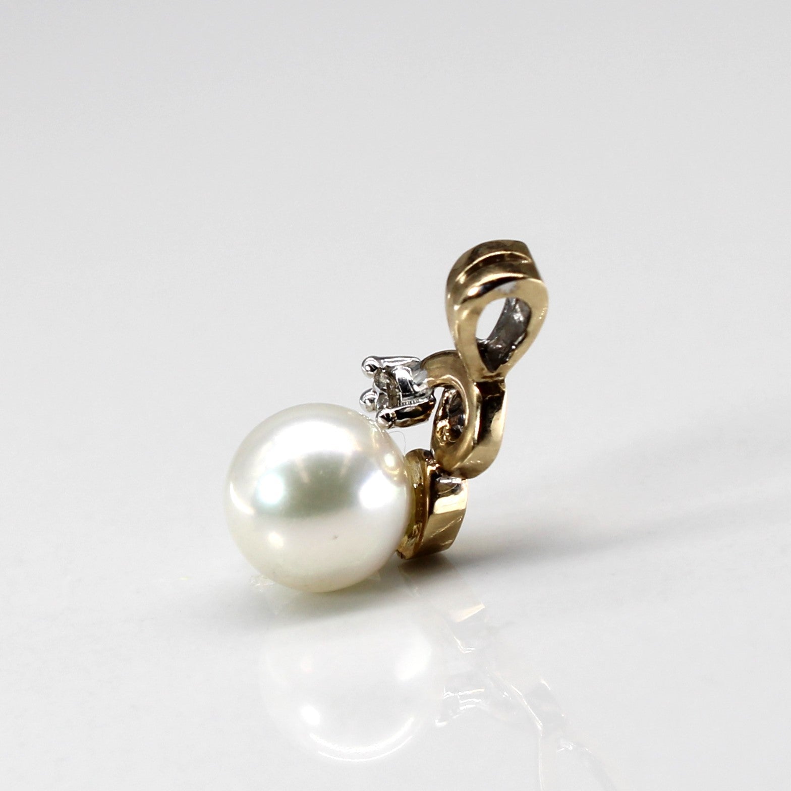 Pearl & Diamond Drop Pendant | 0.02ct |
