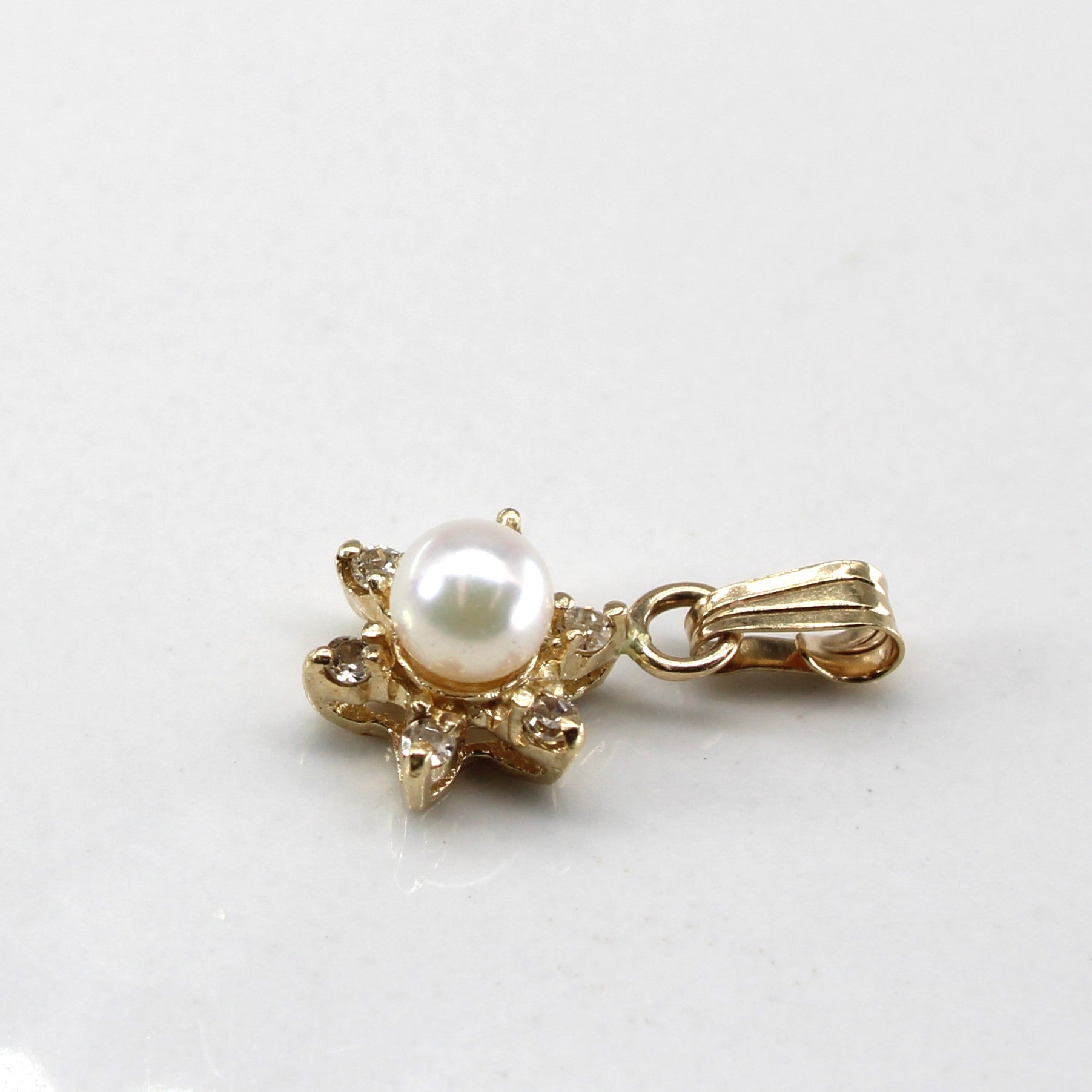 Pearl & Diamond Pendant | 0.06ctw |