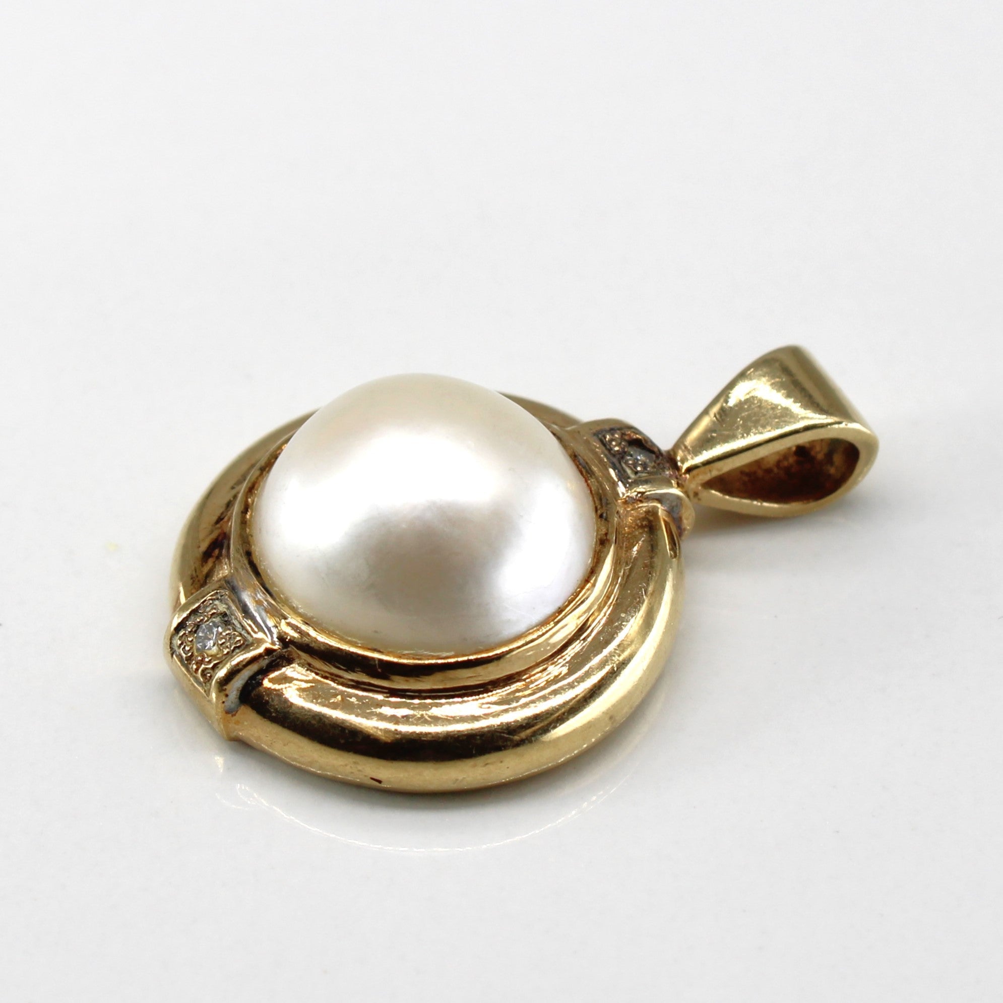 Bezel Set Pearl Pendant | 0.03ctw |