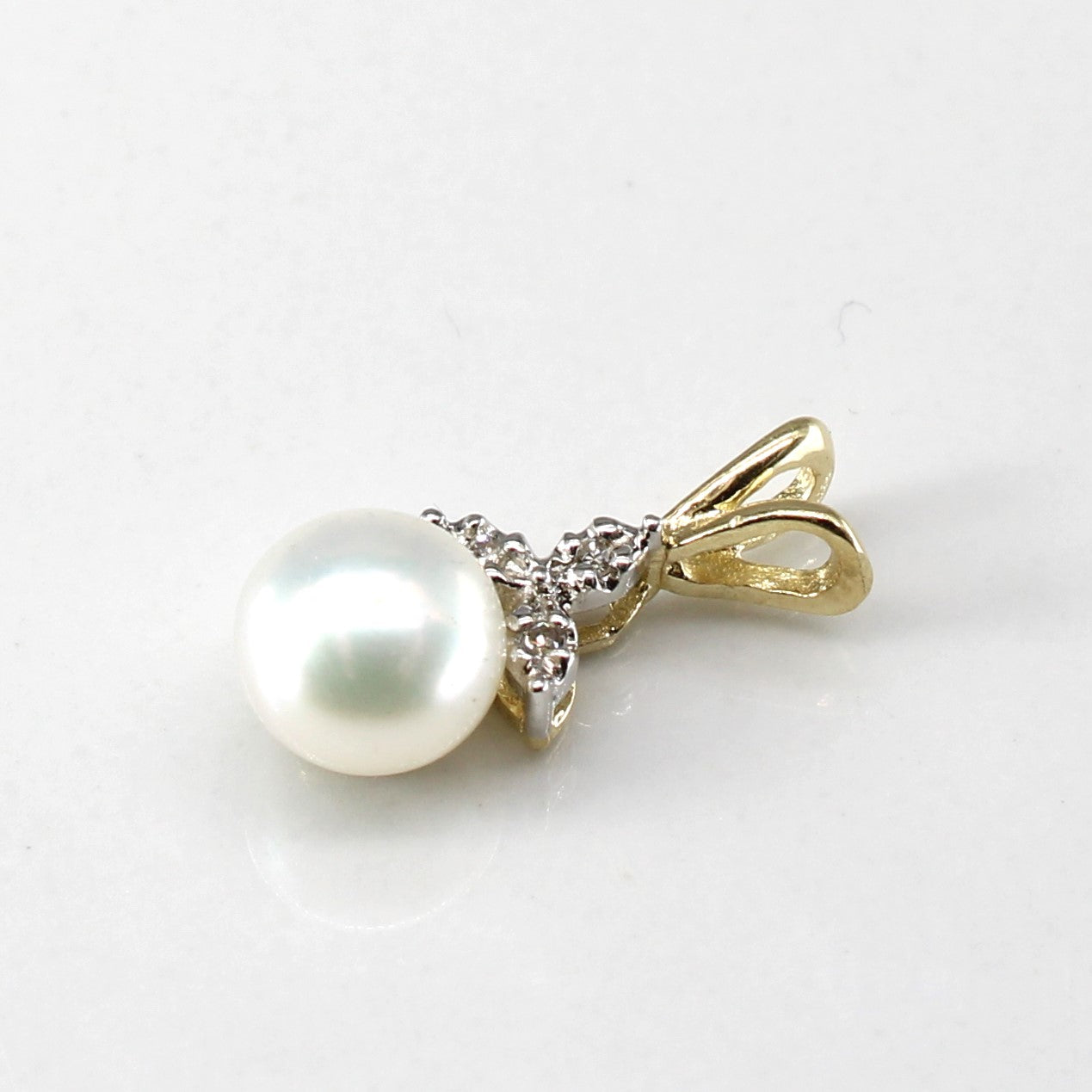 Pearl & Diamond Pendant | 0.02ctw |