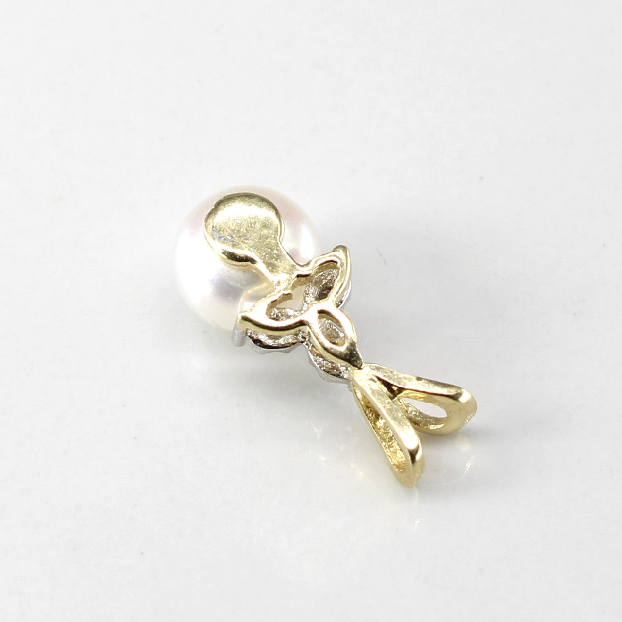 Pearl & Diamond Pendant | 0.02ctw |
