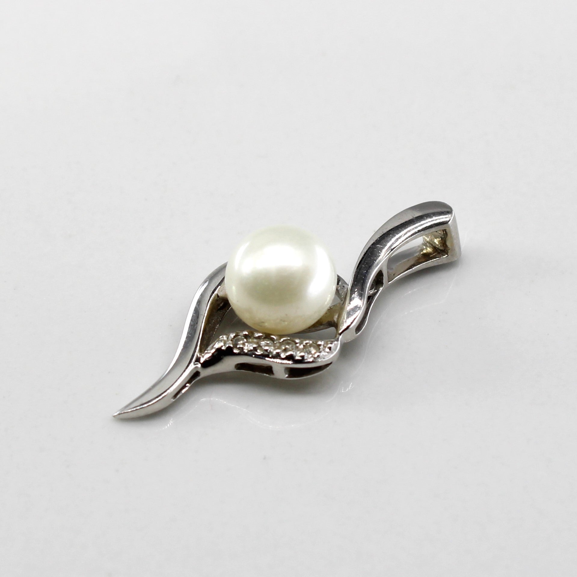 Pearl & Diamond White Gold Pendant | 0.02ctw |
