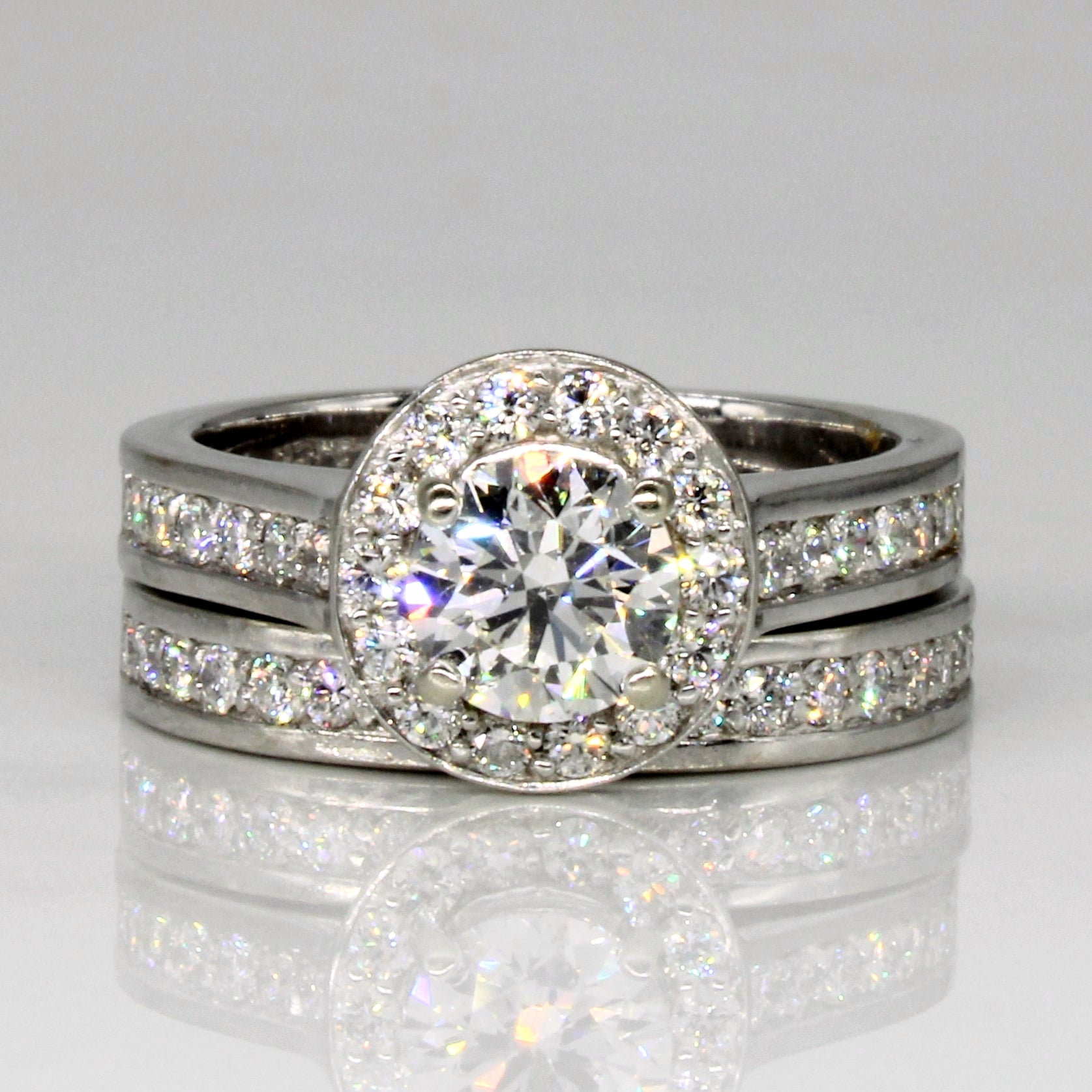 Ensemble bague de fiançailles et alliance avec halo de diamants | 1,50 ct | Taille 6,25 |