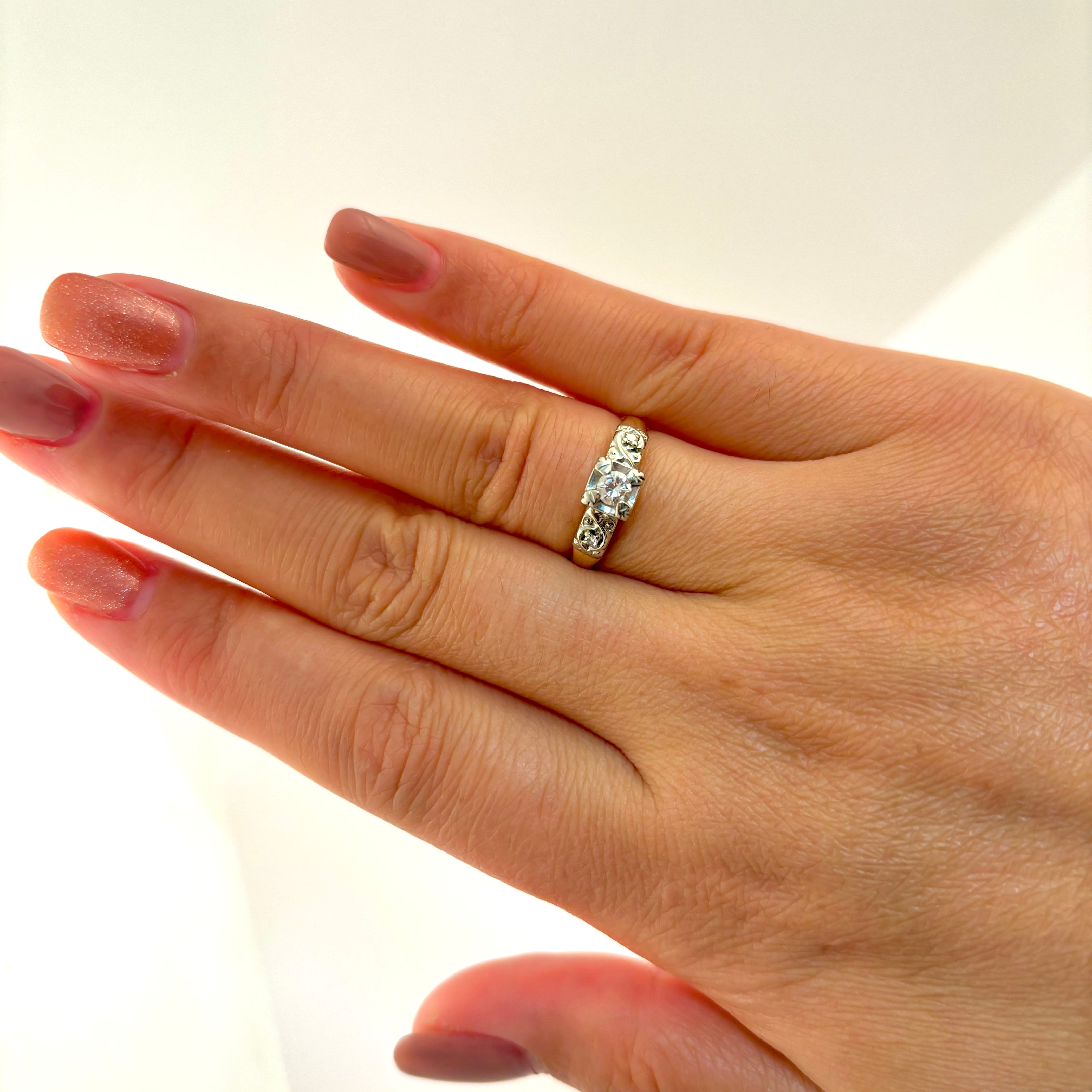 14k White and Yellow Gold Diamond Ring | 0.18ctw | Size 6.75