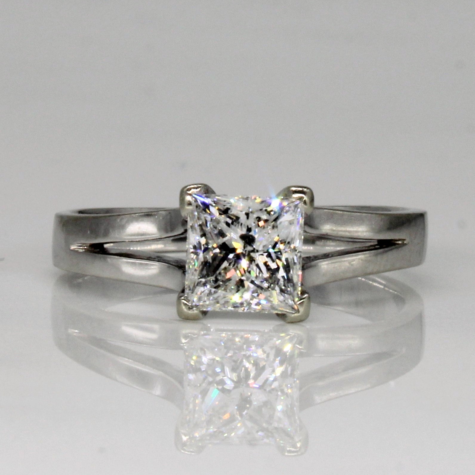 Bague de fiançailles en diamant taille princesse certifié IGI | 1,20 ct | Taille 8,5 |