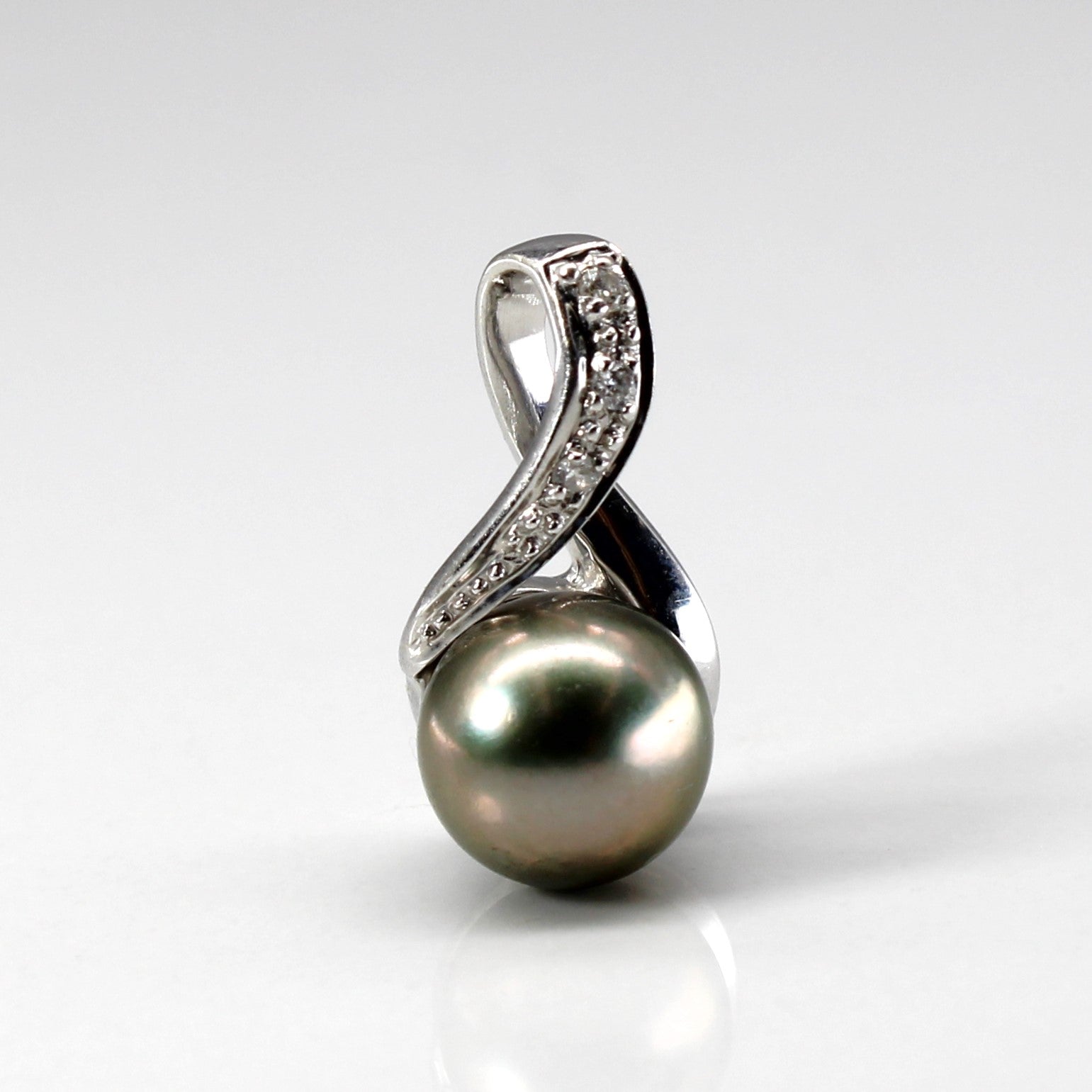 Black Pearl & Diamond Pendant | 0.03ctw |