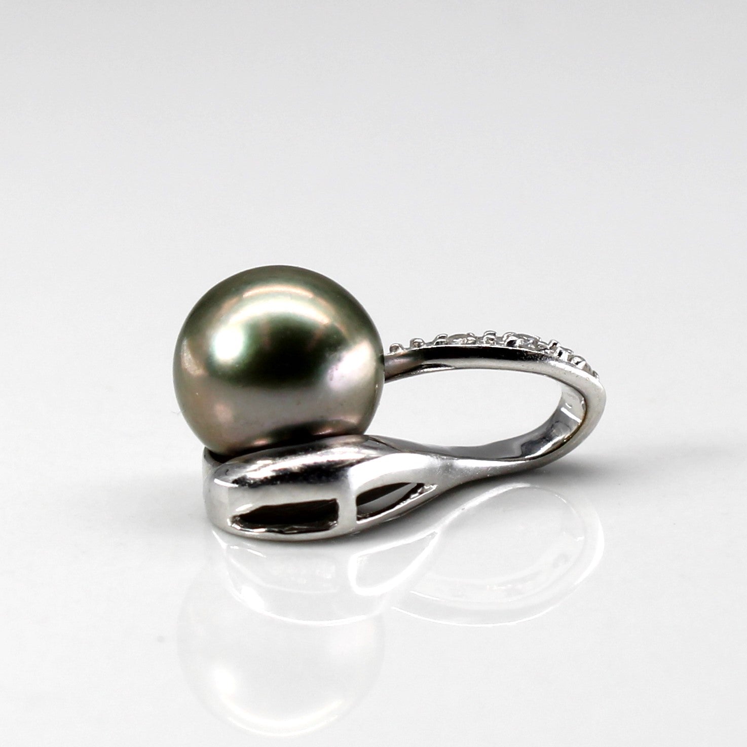 Black Pearl & Diamond Pendant | 0.03ctw |