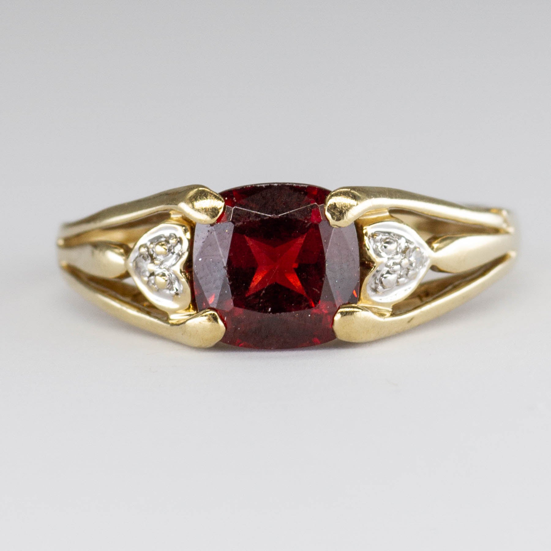 Bague Grenat et Diamant | 1,4 ct, 0,01 ct | Taille 6,5 |