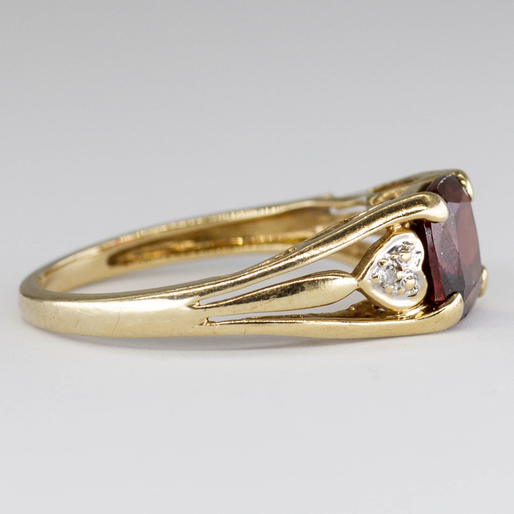 Bague Grenat et Diamant | 1,4 ct, 0,01 ct | Taille 6,5 |