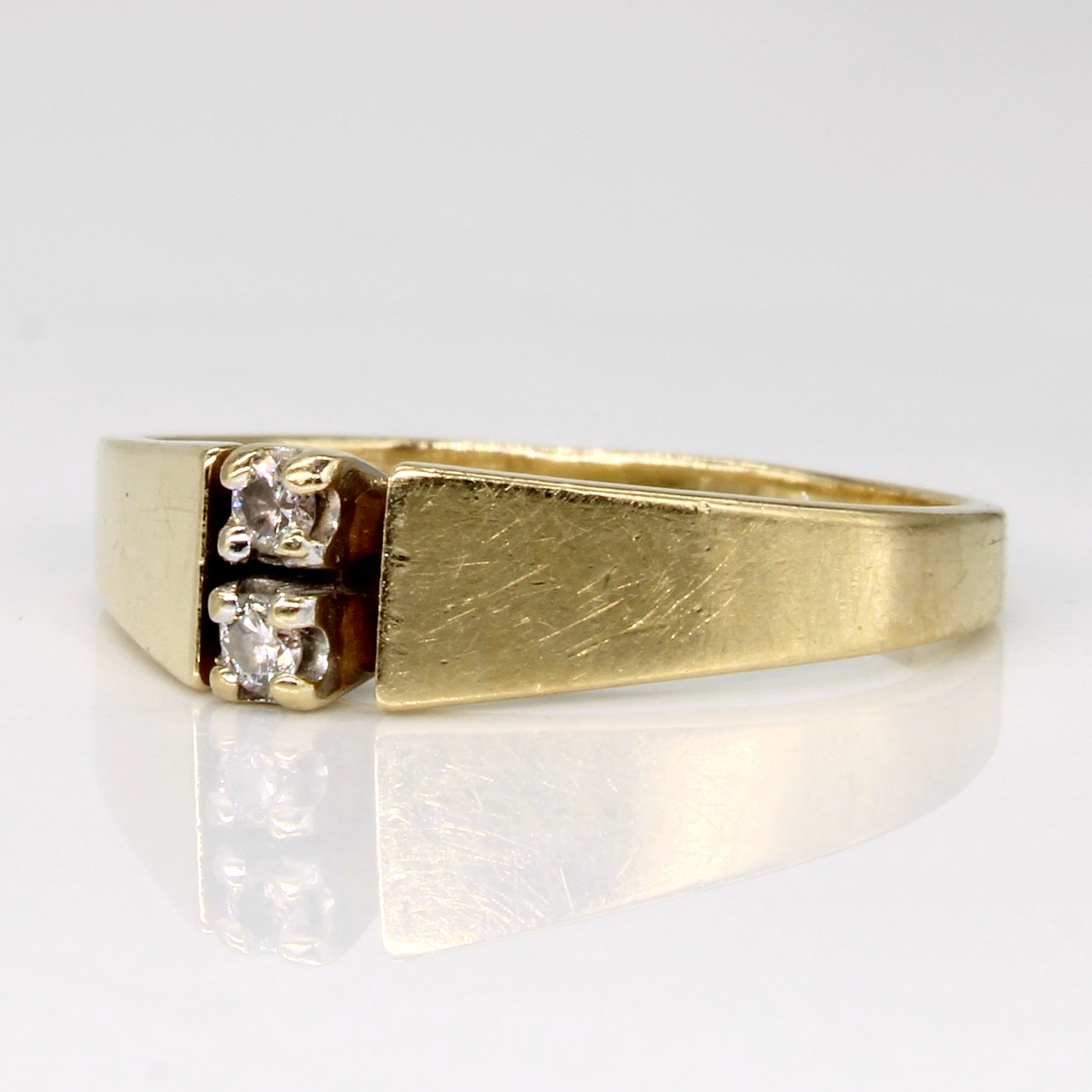 Vertical Set Diamond Ring | 0.06ctw | SZ 6.5 |