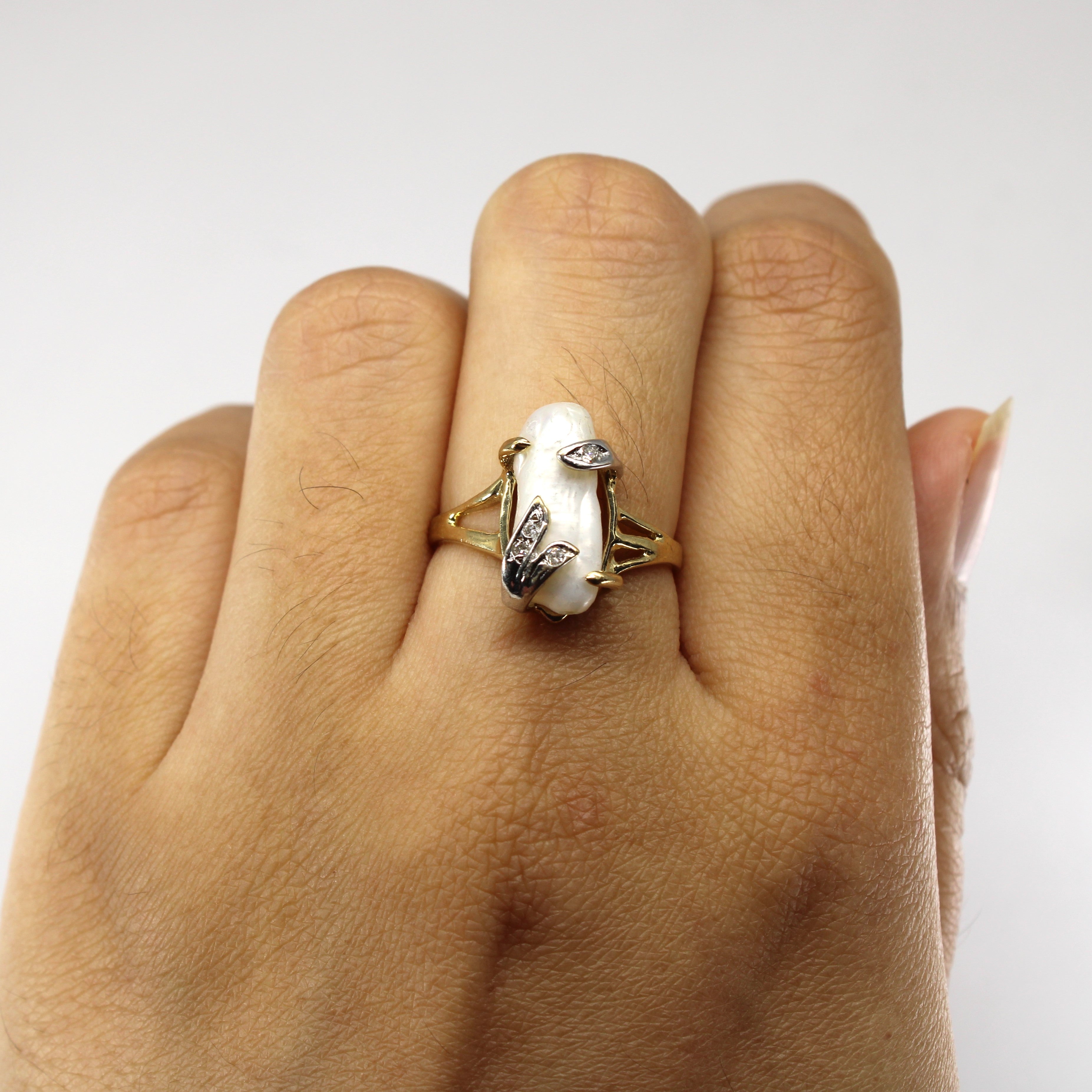 Claw Set Pearl & Diamond Ring | 0.04ctw | SZ 7 |