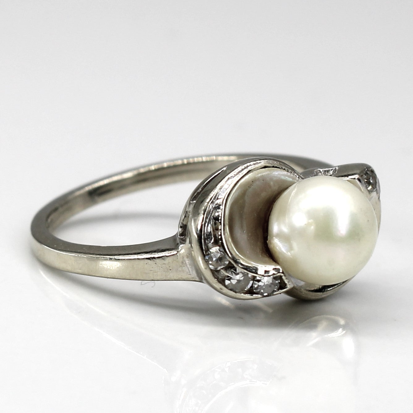 Bypass Pearl & Diamond Ring | 0.05ctw | SZ 6 |
