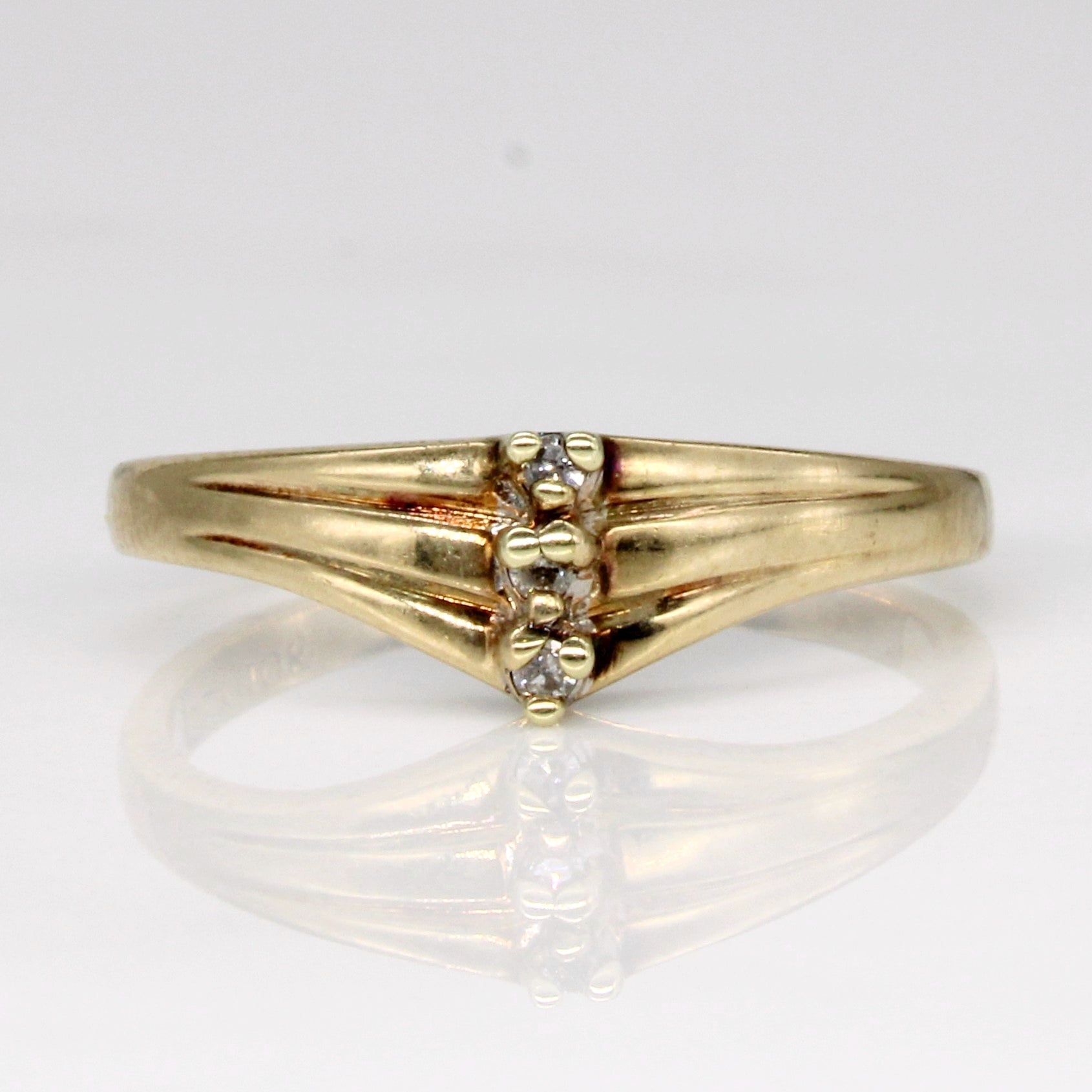 Diamond Chevron Ring | 0.02ctw | SZ 6 |