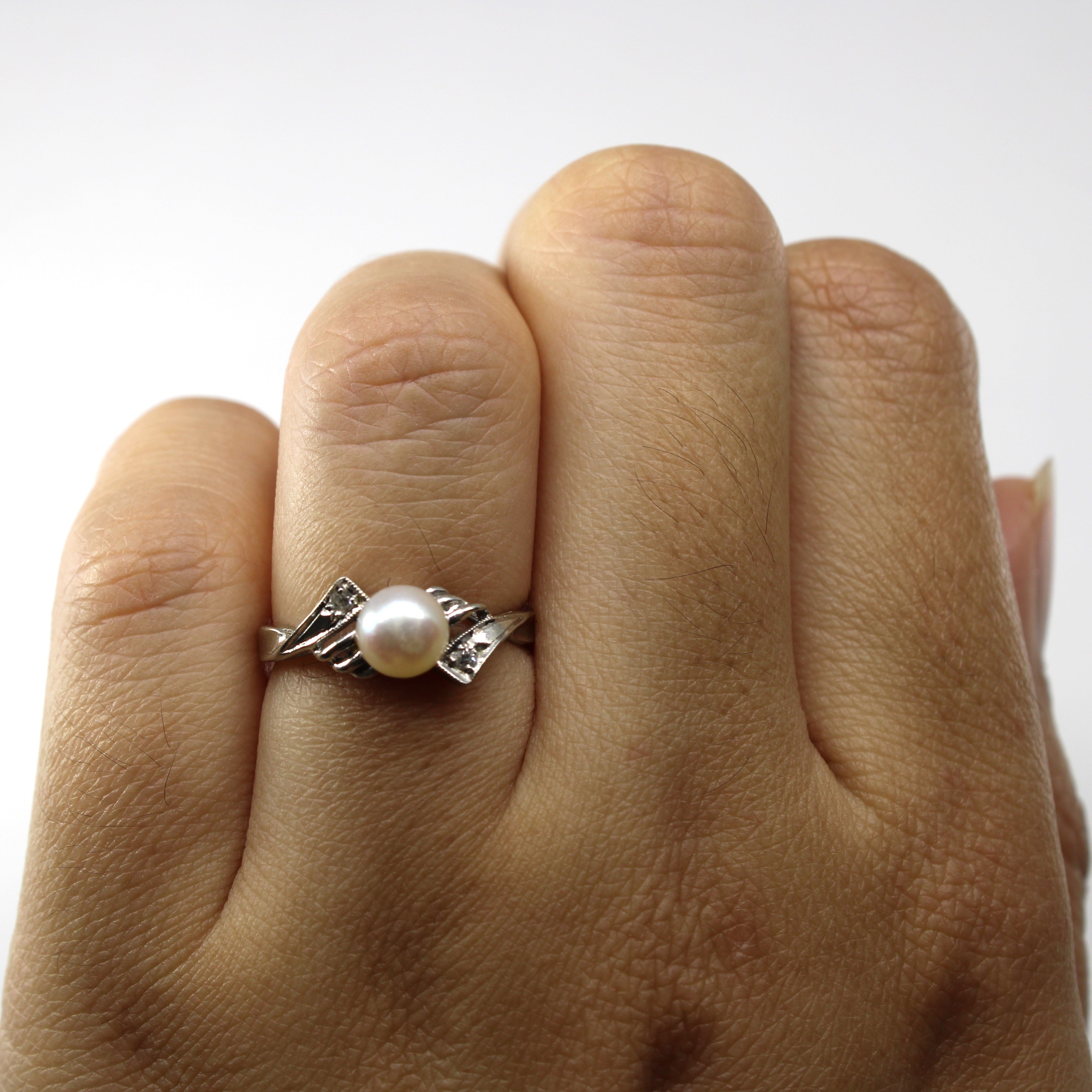 Bypass Pearl & Diamond Ring | 0.03ctw | SZ 5 |