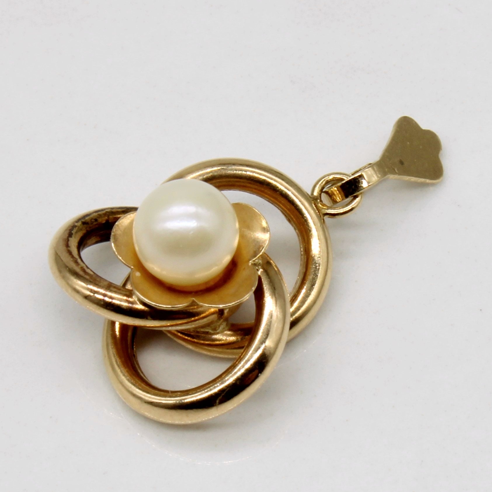 Yellow Gold Pearl Pendant