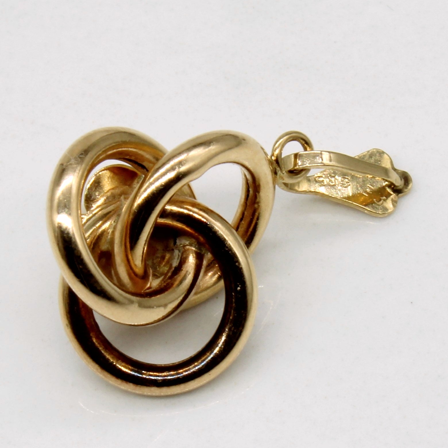 Yellow Gold Pearl Pendant