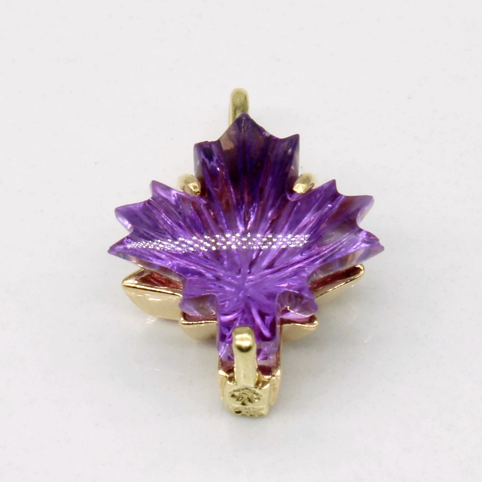 Pendentif feuille d'érable en améthyste | 3,50 ct |