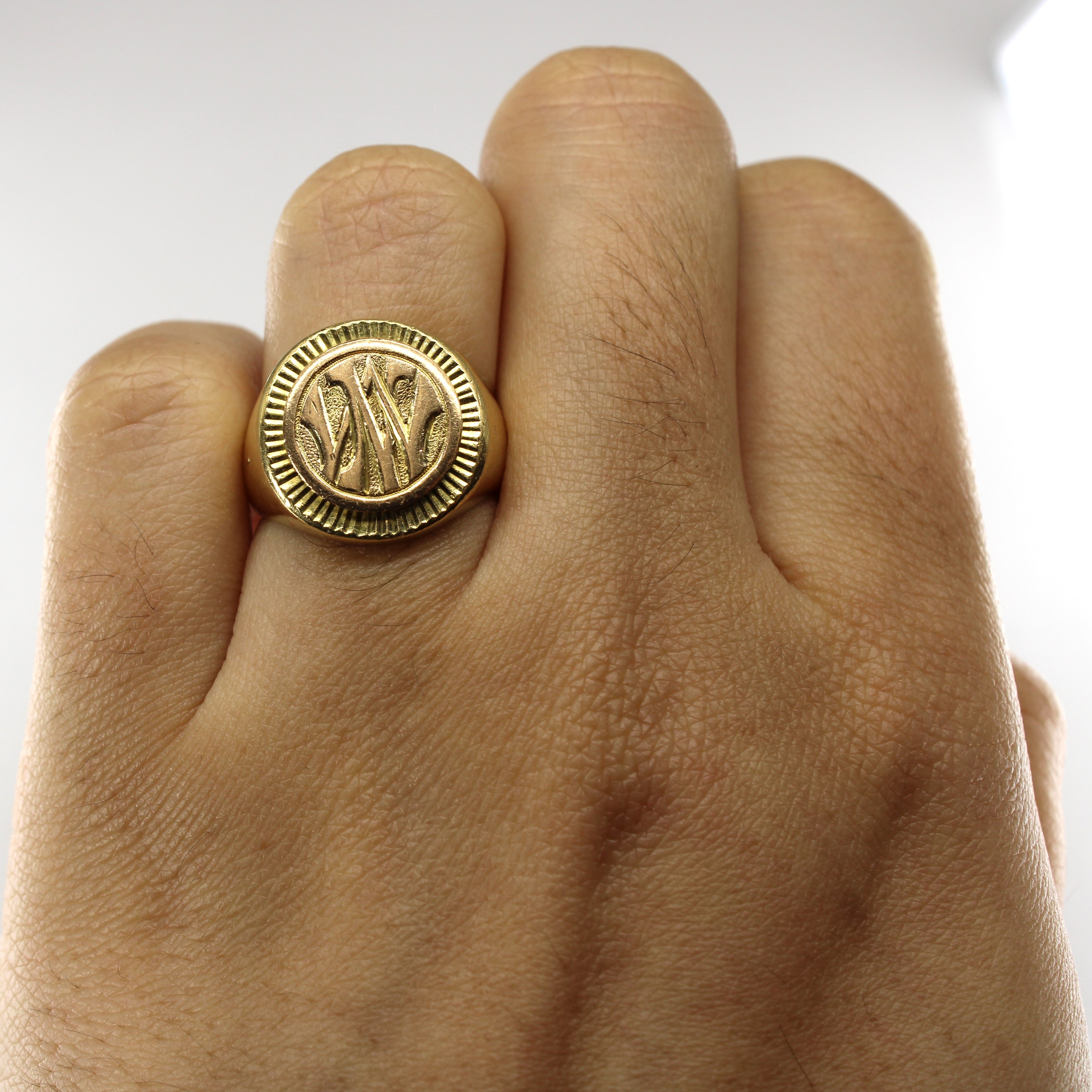 Solid 18k Gold Signet Ring | SZ 5.5 |