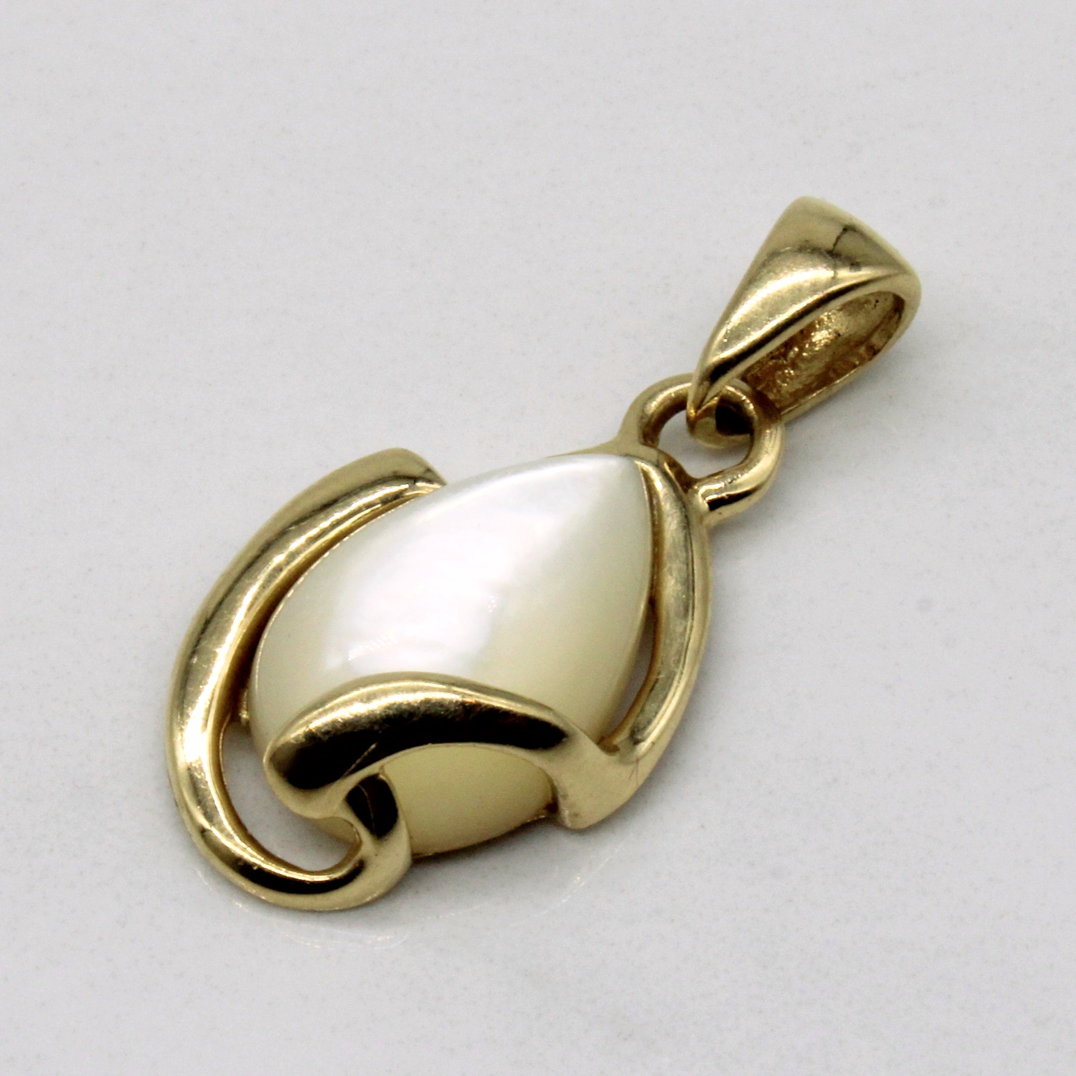 Mother of Pearl Pendant | 5.00ct |