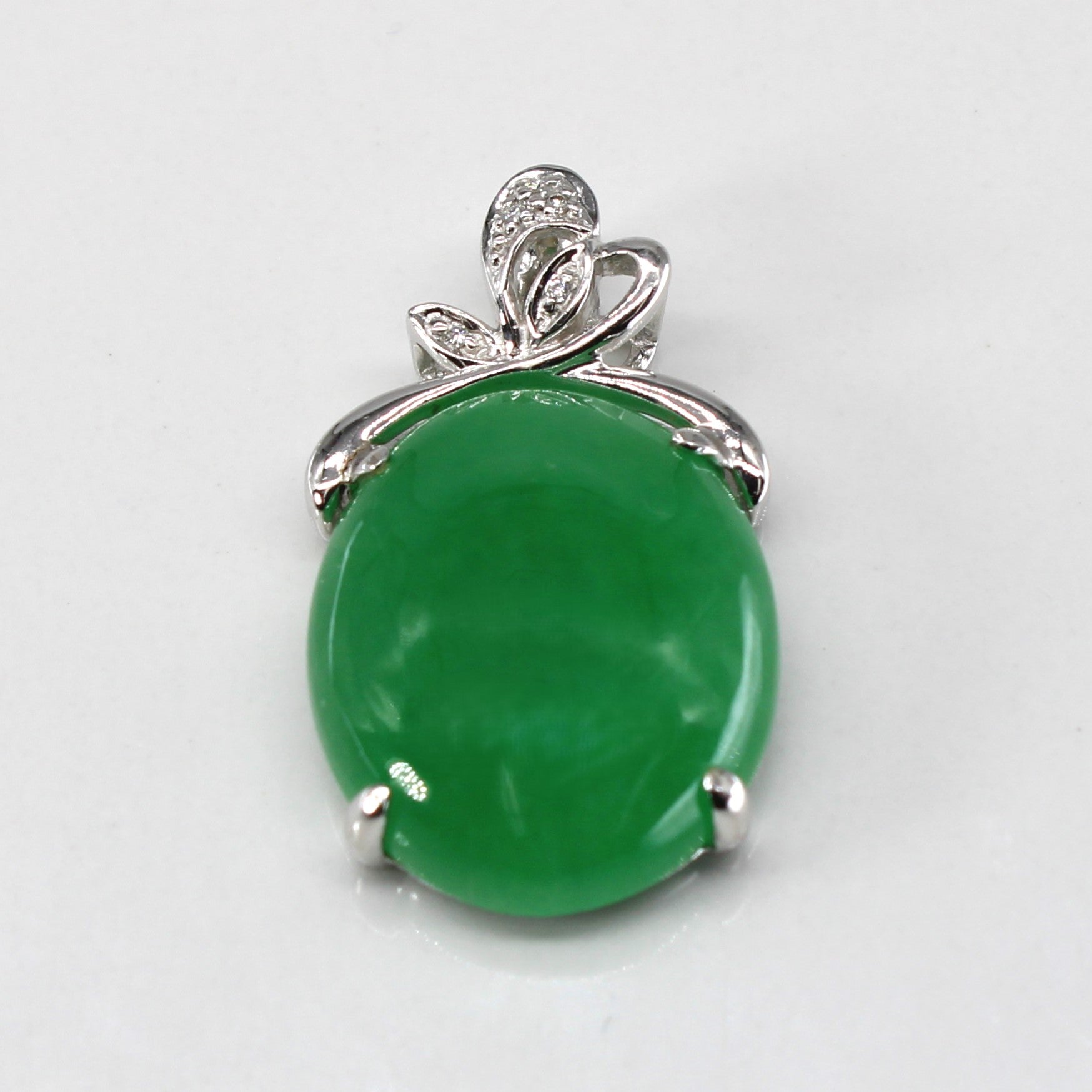 Jadeite & Diamond Pendant | 7.00ct | 0.01ctw |