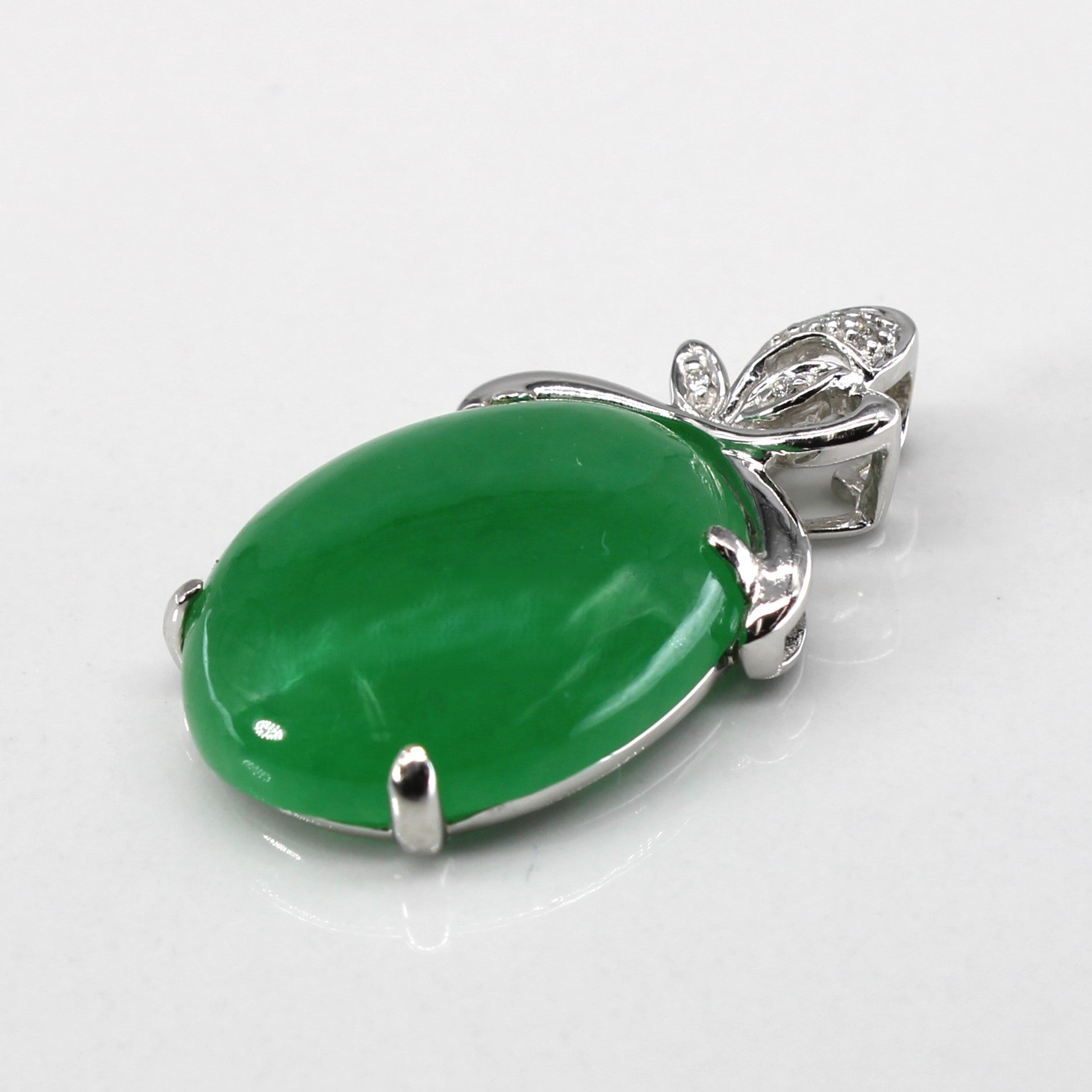 Jadeite & Diamond Pendant | 7.00ct | 0.01ctw |