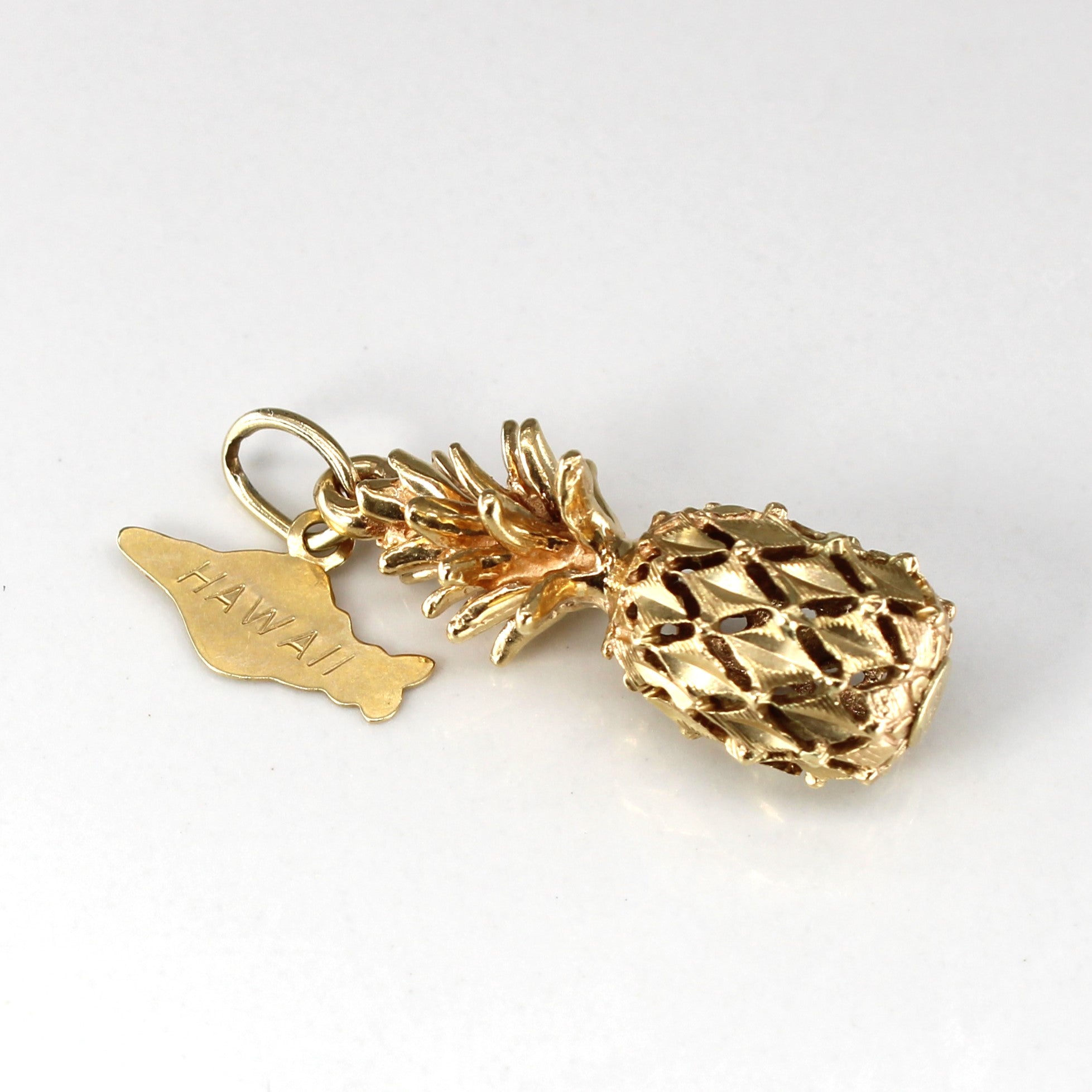 14k Yellow Gold Pineapple Pendant
