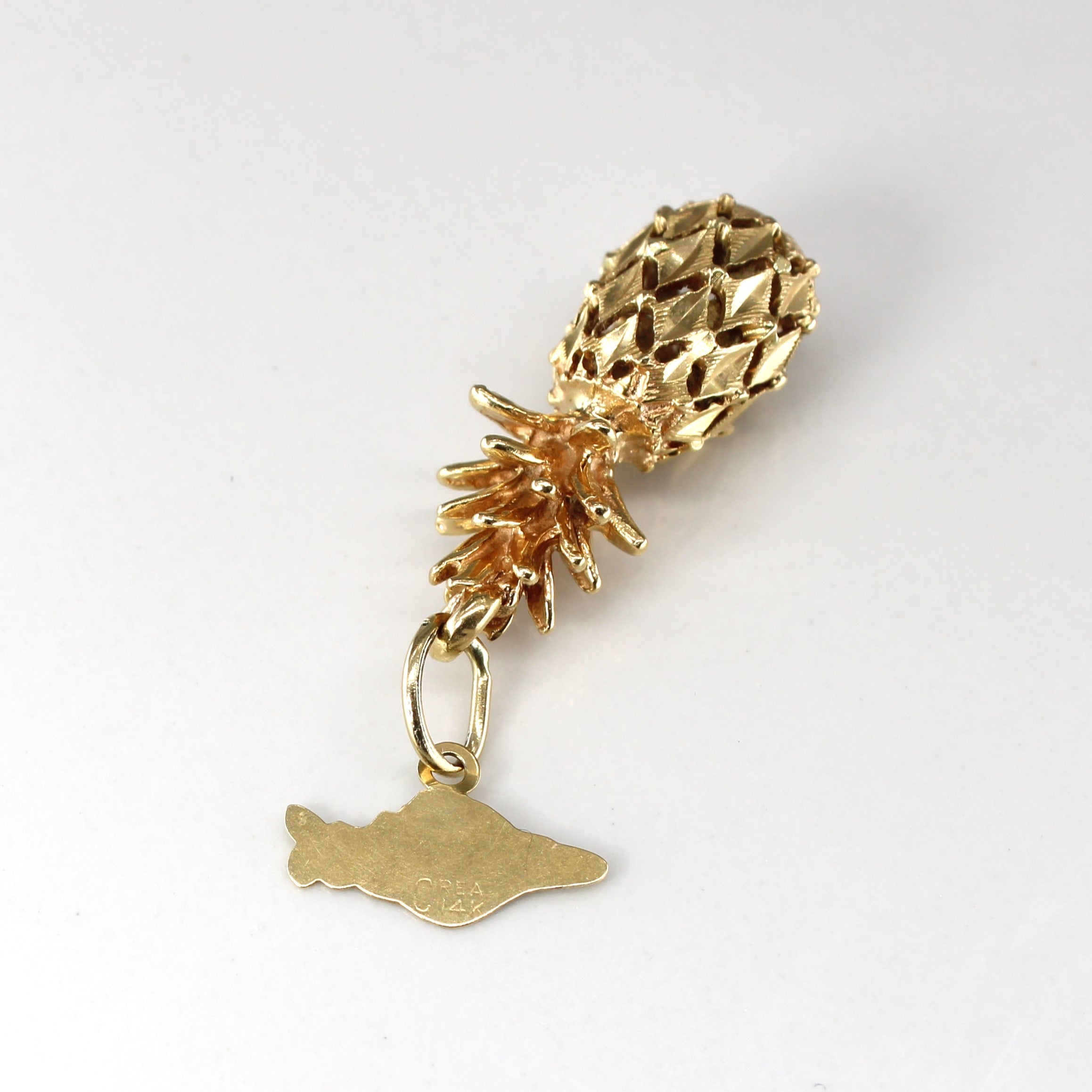14k Yellow Gold Pineapple Pendant