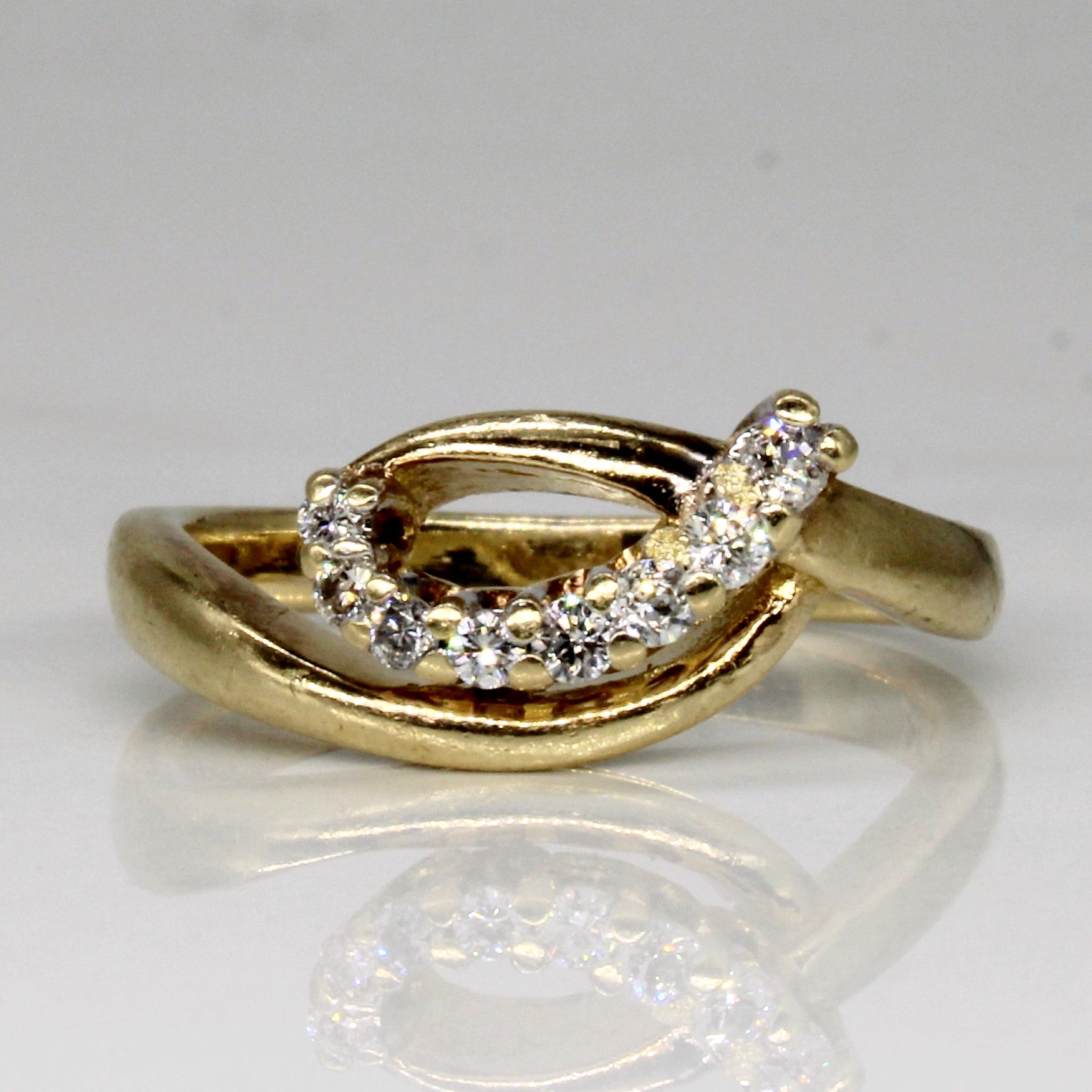 Diamond Swoop Ring | 0.12ctw | SZ 6.25 |