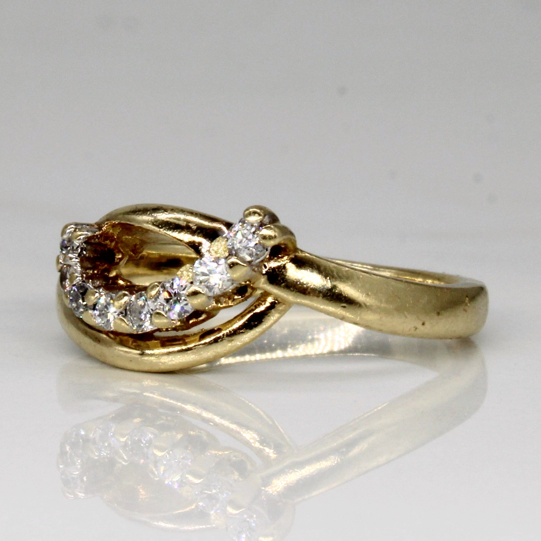 Diamond Swoop Ring | 0.12ctw | SZ 6.25 |