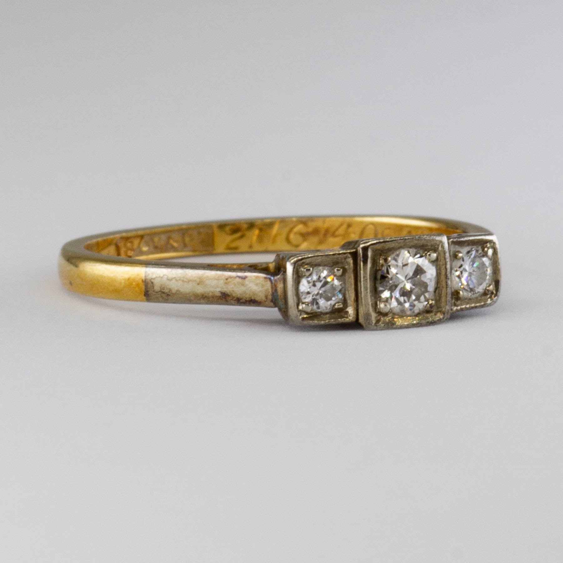 Art Deco 18k Gold & Platinum Diamond Ring | 0.17ctw | SZ 6.75 |
