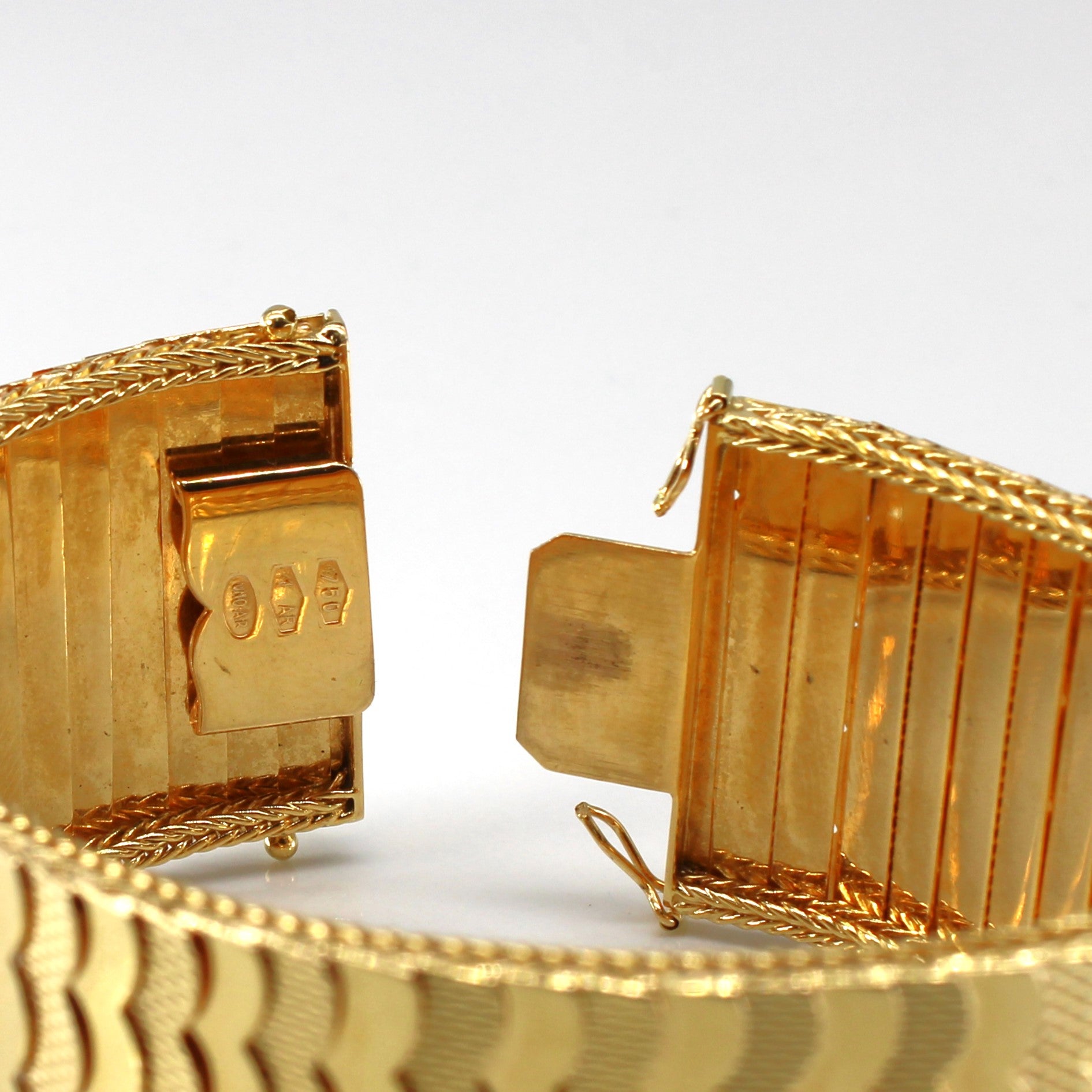 Vintage Italian Textured Wide Gold Chain Bracelet | 7.5"|